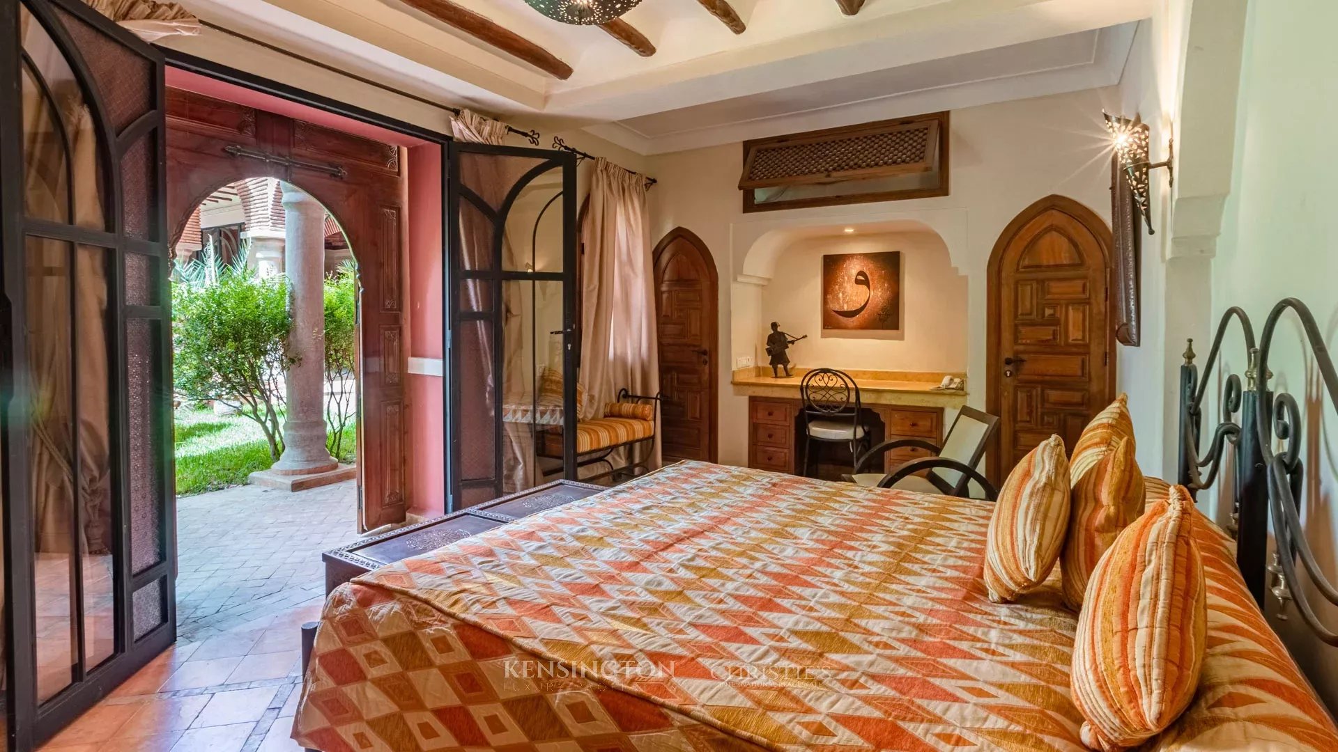 10 Bedroom Villa/Townhouse's Image 28
