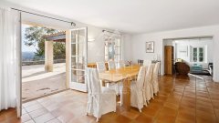 Charming villa with panoramic views in the heart of a sought-after private estate — photo 5 of 7