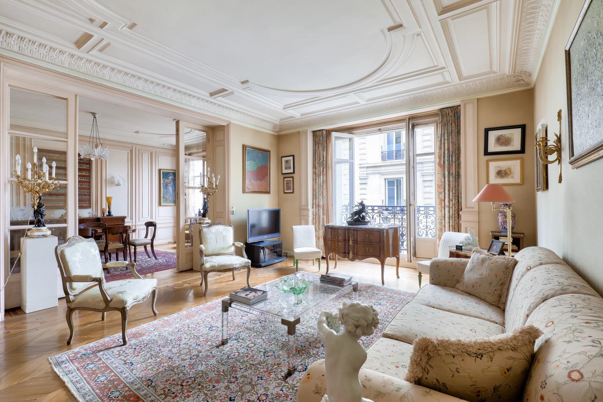 Sale Apartment Paris 16th