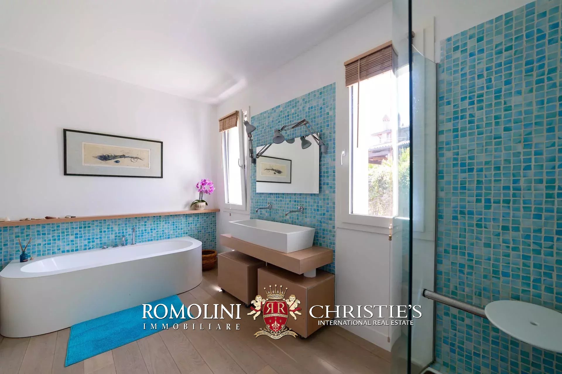 6 Bedroom Villa/Townhouse's Image 59