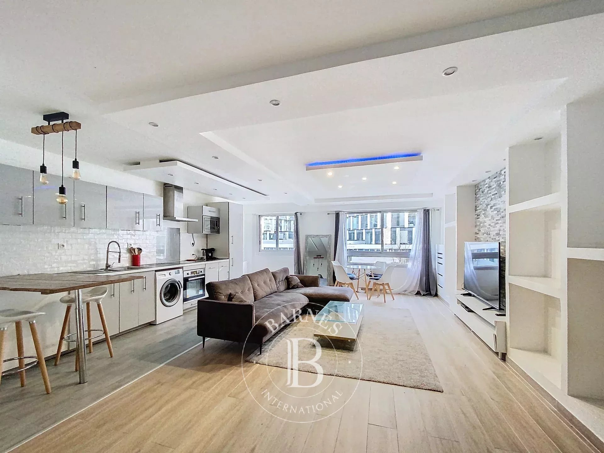 Appartement Courbevoie  -  ref 85628892 (picture 1)
