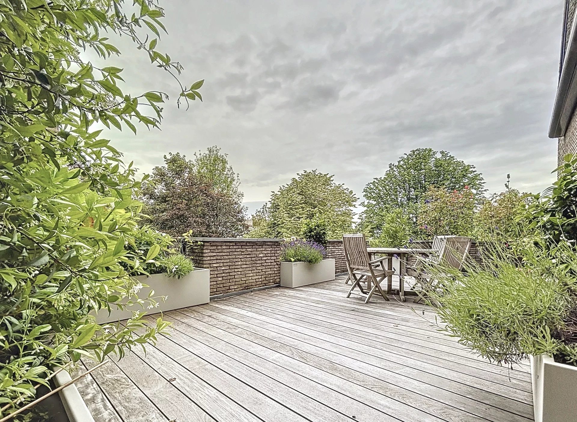 Uccle - Hamoir - Magnificent Penthouse set in greenery