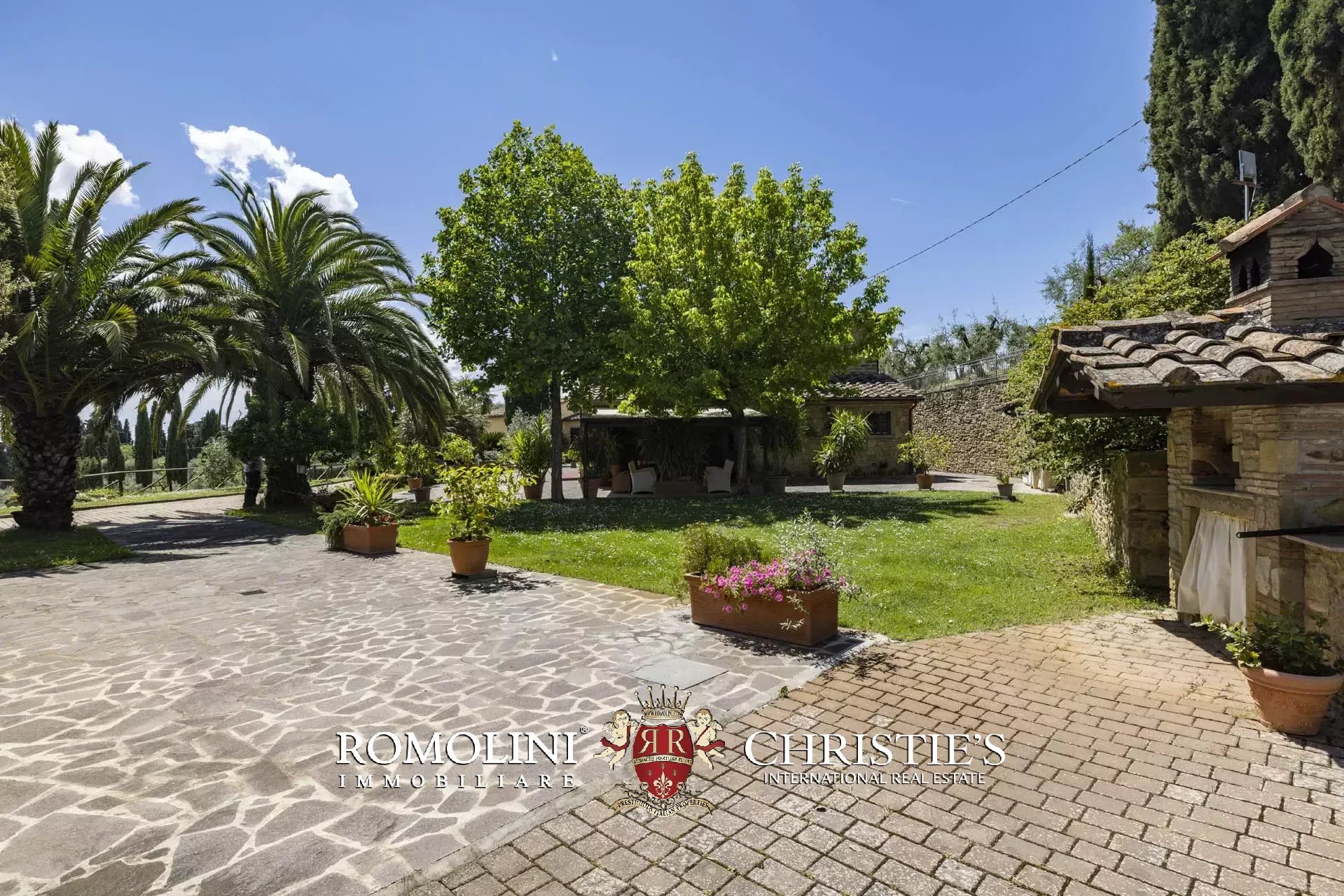 5 Bedroom Villa/Townhouse's Image 34