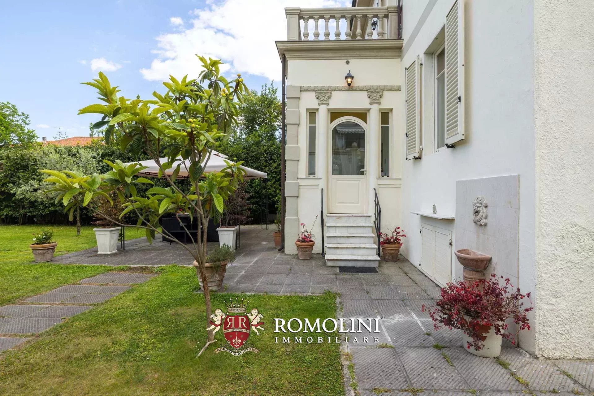 6 Bedroom Villa/Townhouse's Image 8