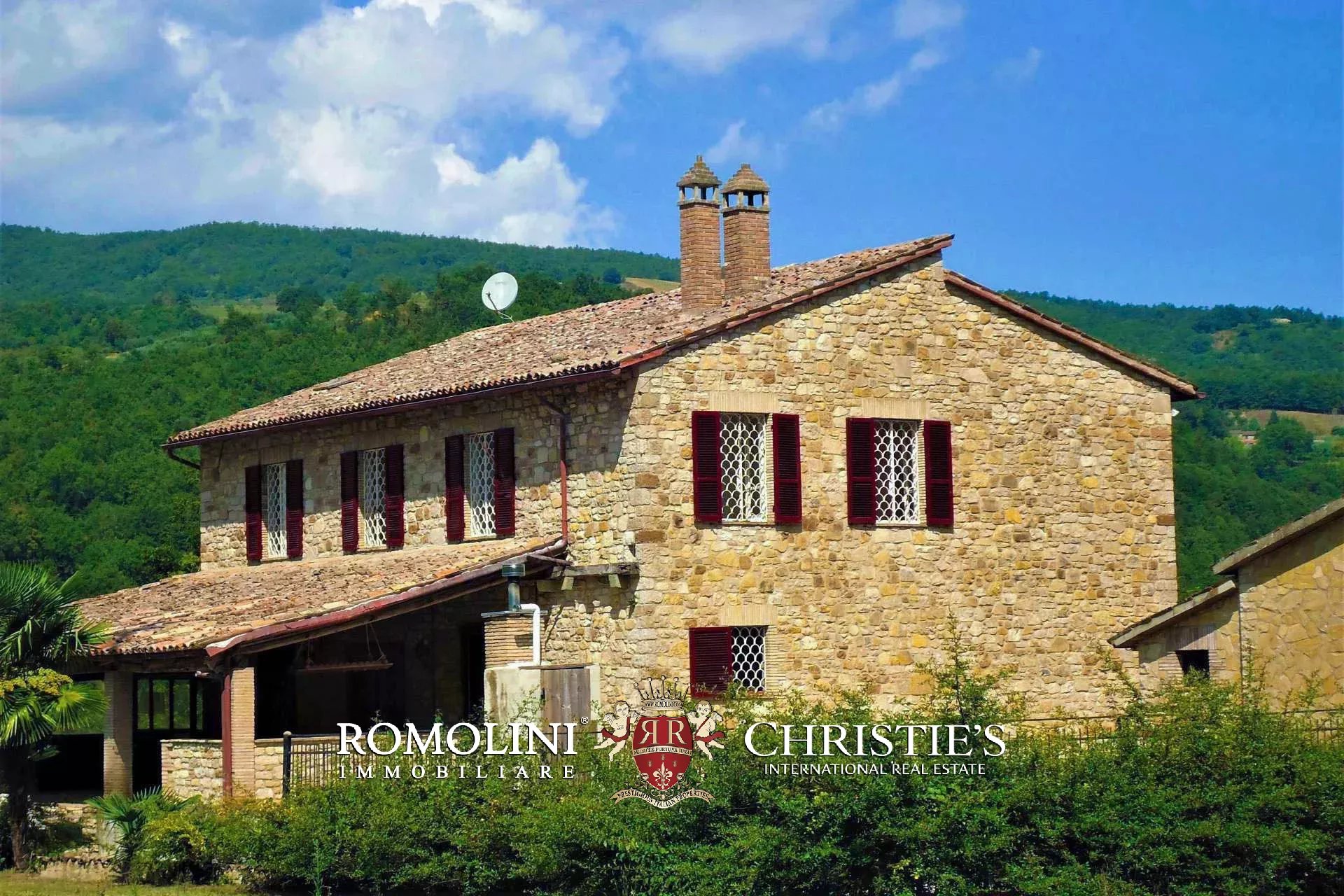 UMBRIAN COUNTRY ESTATE FOR SALE NEAR TODI