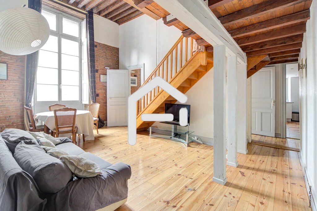 Toulouse, quartier place de la Bourse, T3 bis, cave et cellier dans immeuble de standing