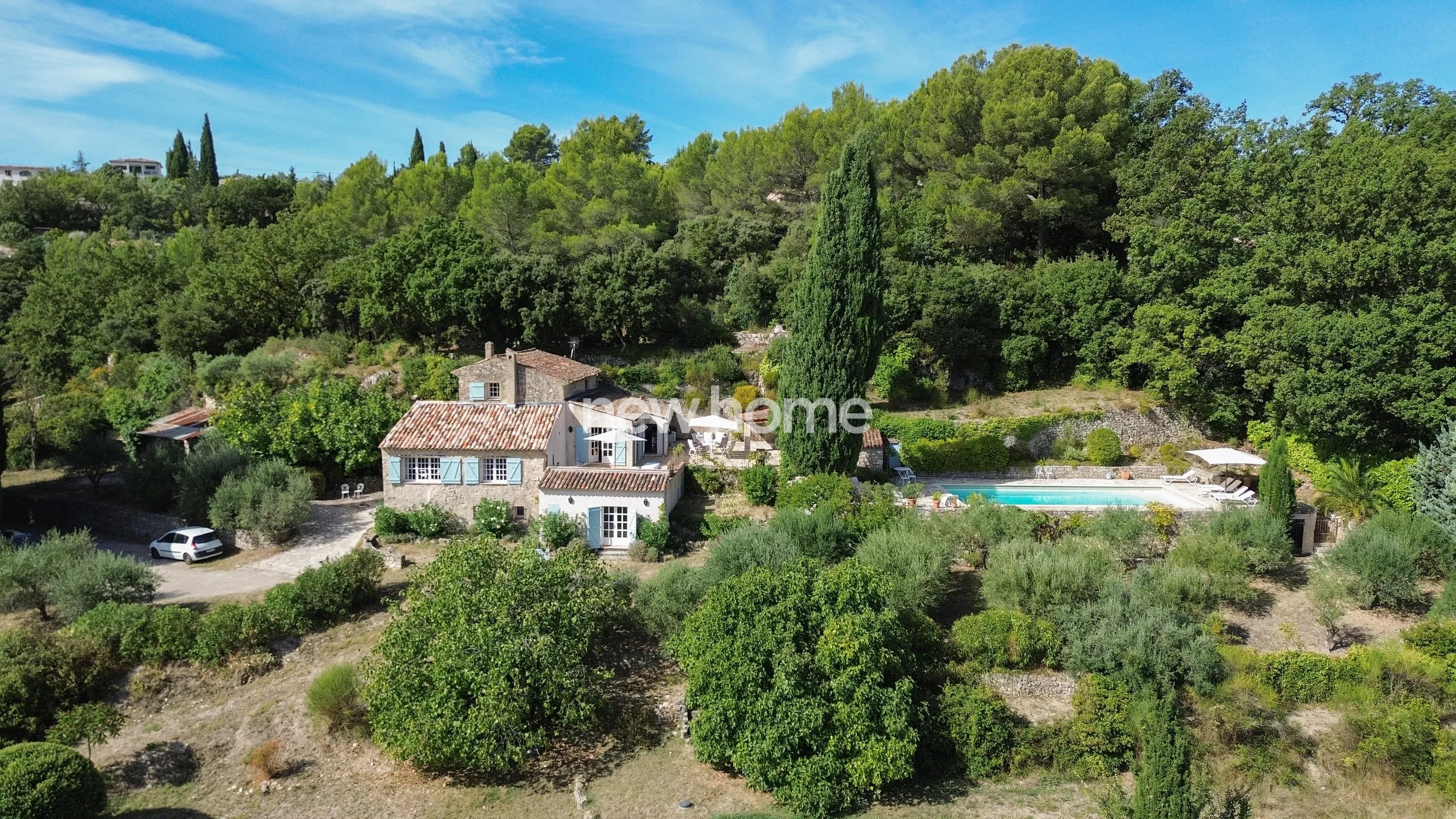 Superbe bastide ancienne en pierre près du charmant village de Flayosc