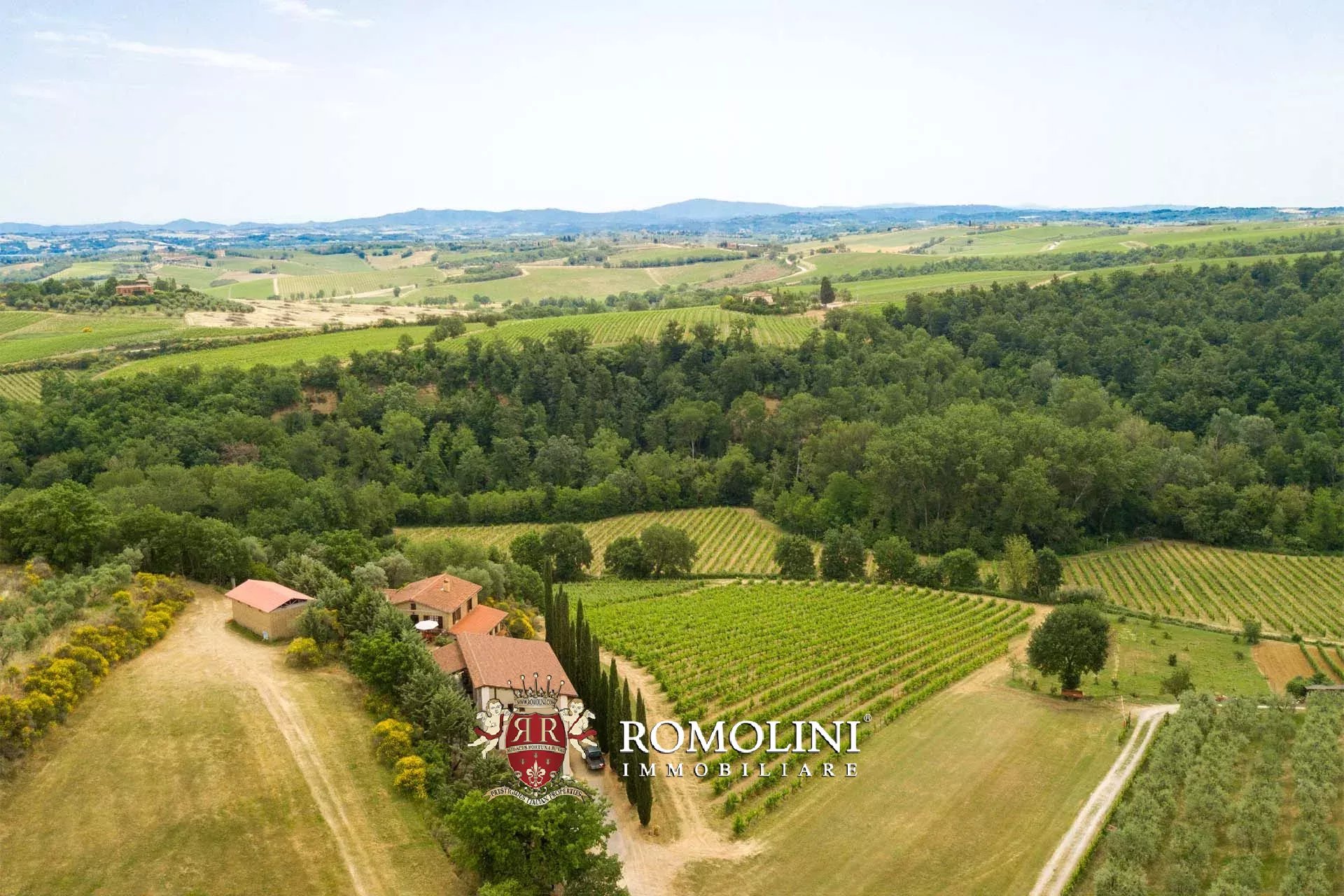 2 Bedroom Vineyard's Image 8