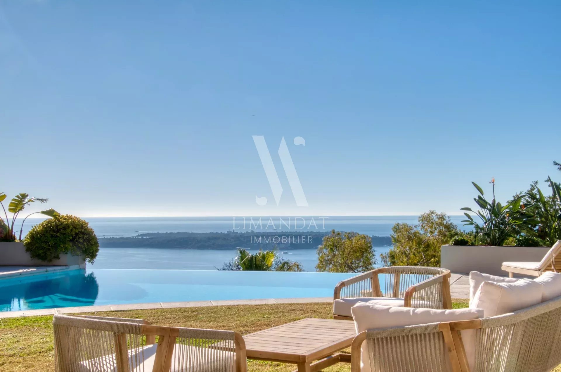 PRESTIGIEUSE VILLA -VUE MER PANORAMIQUE  – CANNES CALIFORNIE