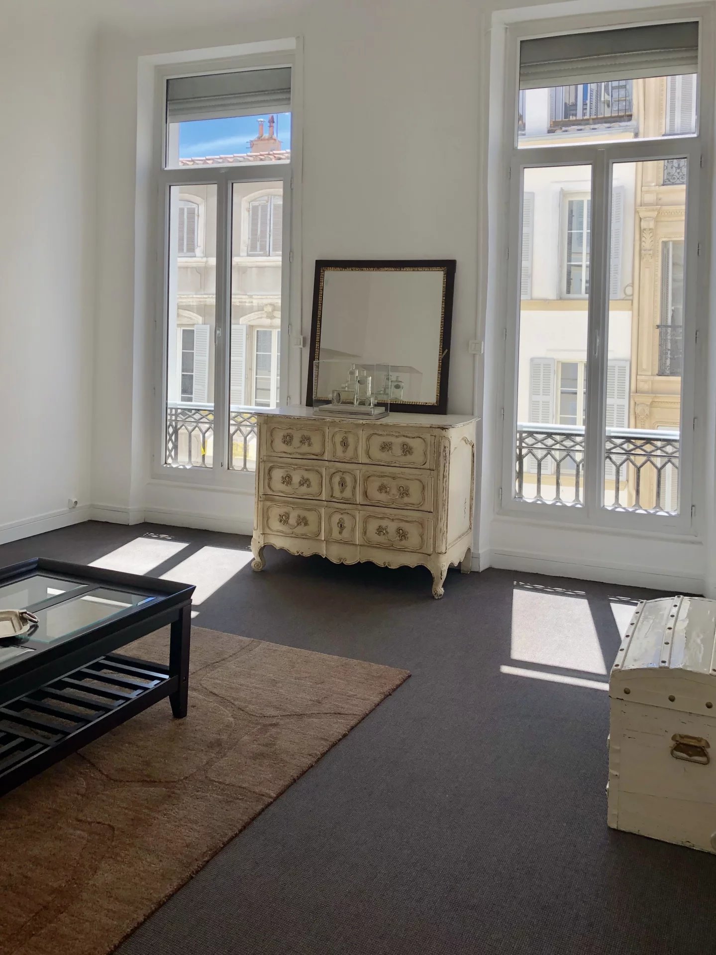 BOURGEOIS APARTMENT NEAR OLD PORT MARSEILLE