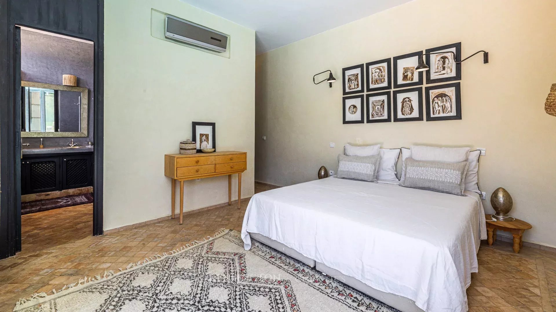 6 Bedroom Villa/Townhouse's Image 9