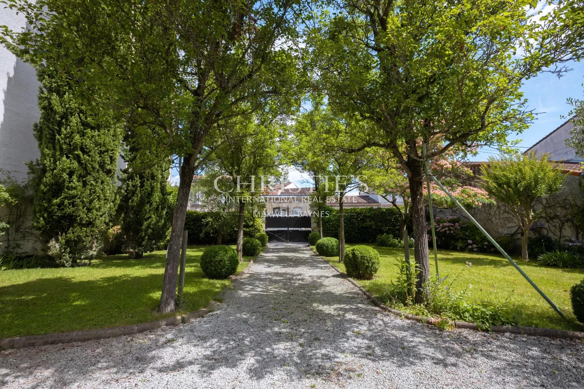 5 Bedroom Villa/Townhouse's Image 5