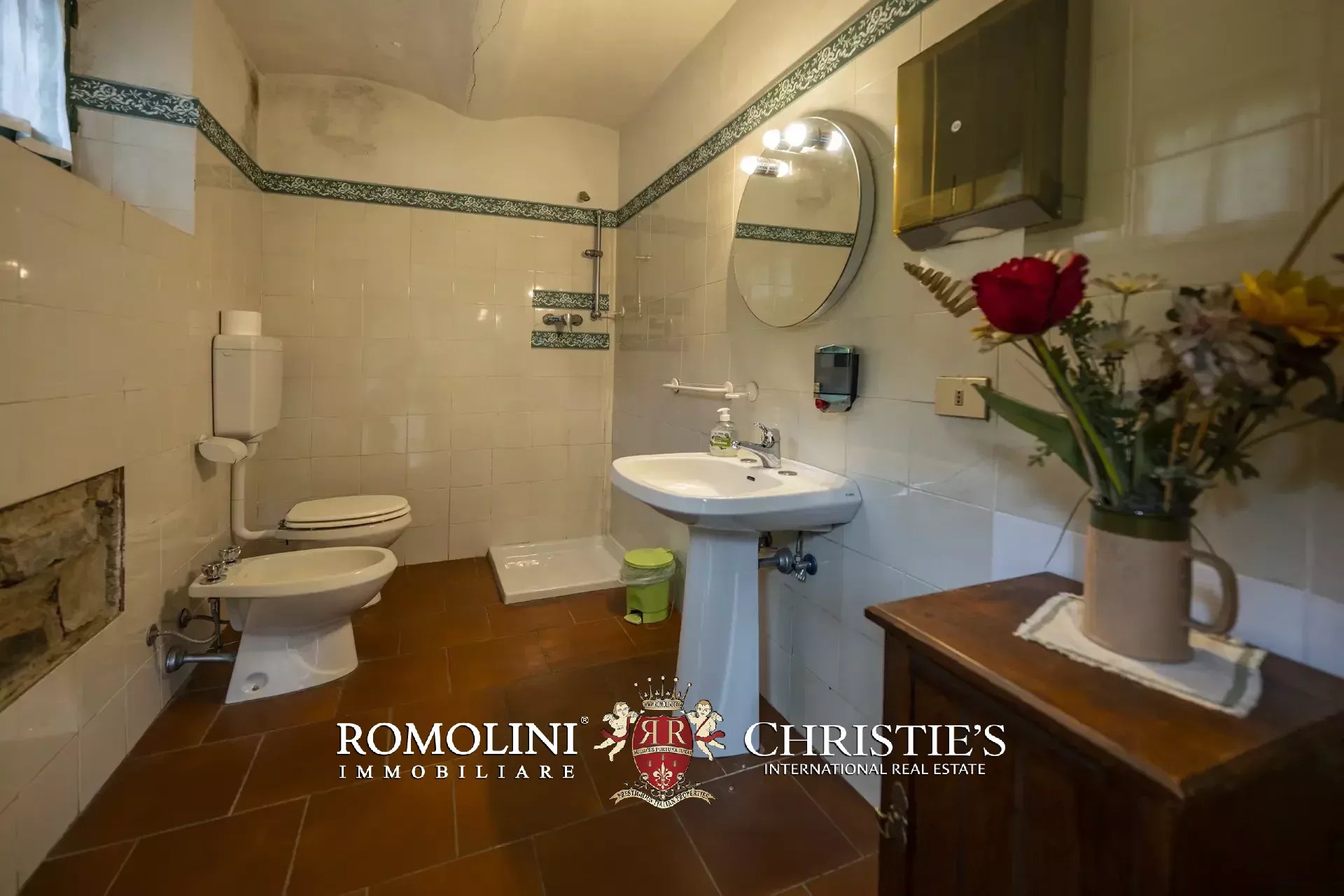 101-HA ESTATE WITH NATURAL SPRINGS FOR SALE BETWEEN AREZZO AND FLORENCE
