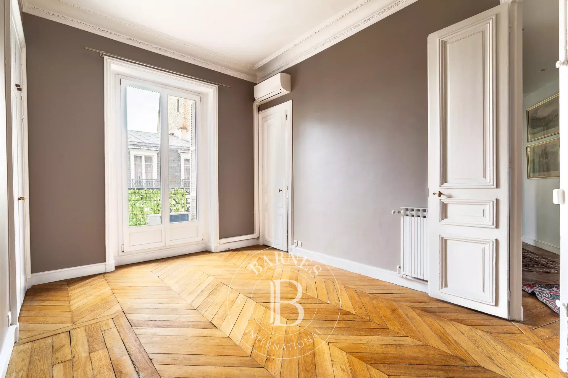 Paris  - Apartment 4 Bedrooms - picture 4