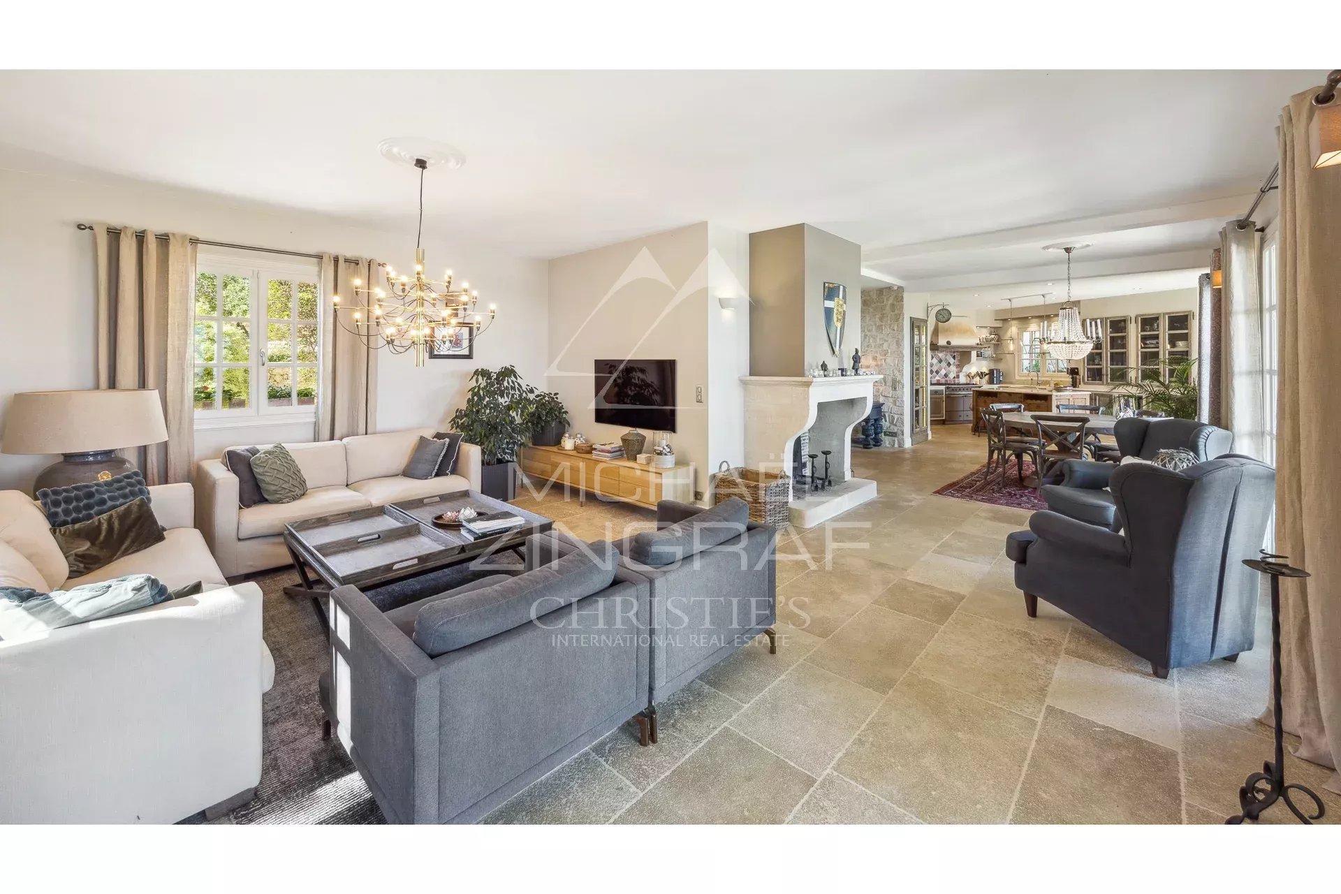 4 Bedroom Villa/Townhouse's Image 3