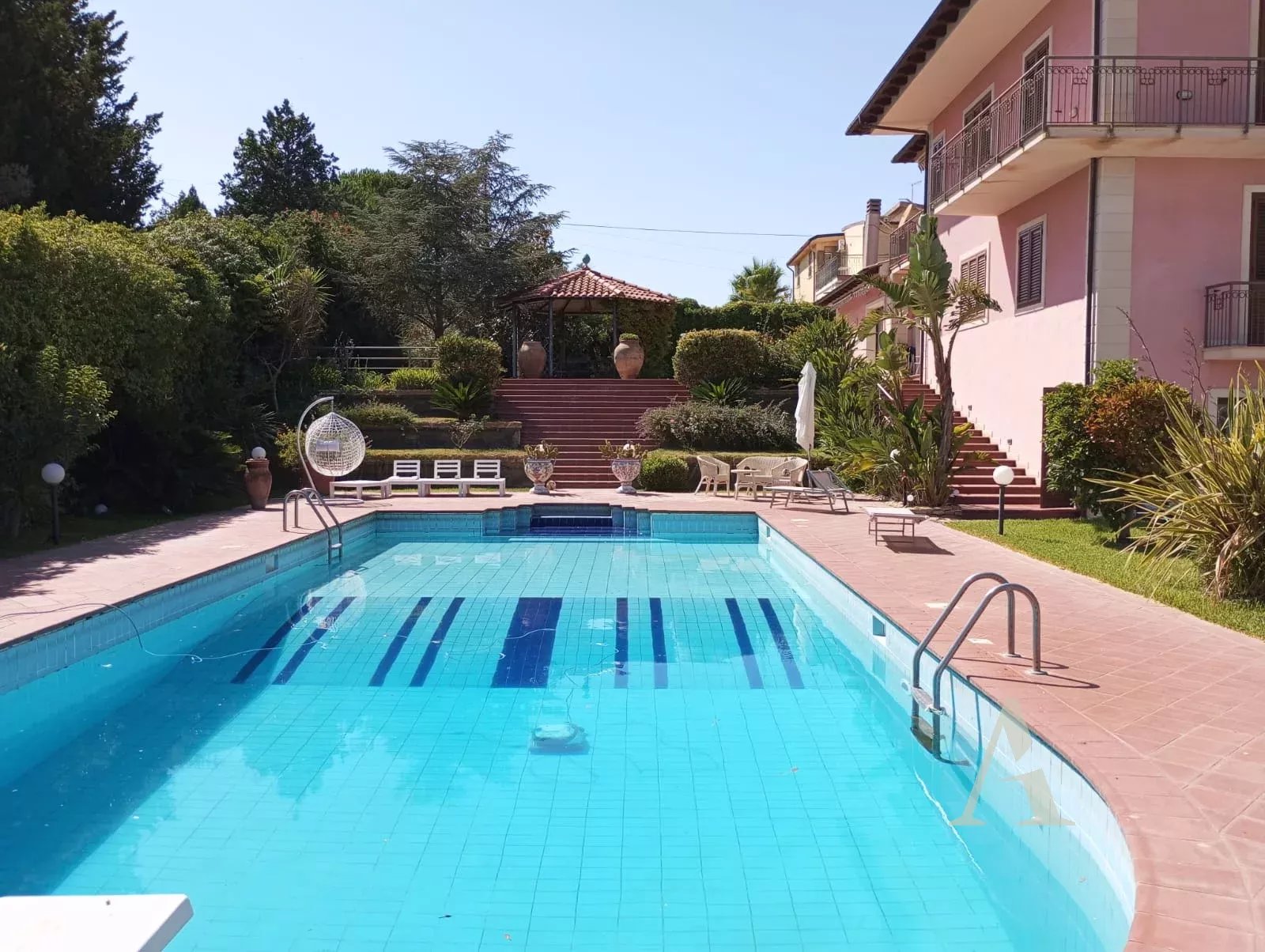 Exceptional Villa in Sicily with Three Independent Apartments