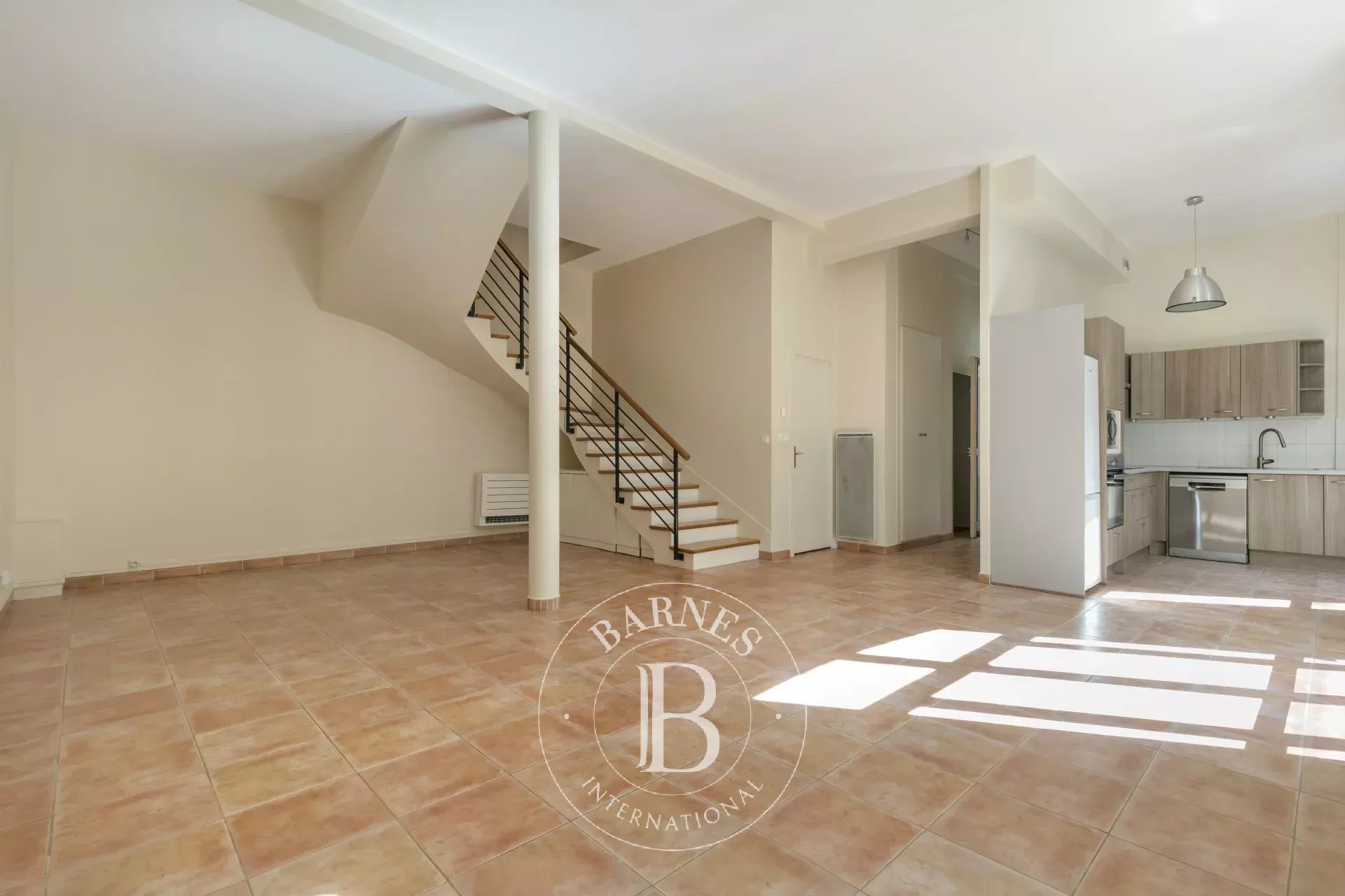 Paris  - House 4 Bedrooms - picture 12