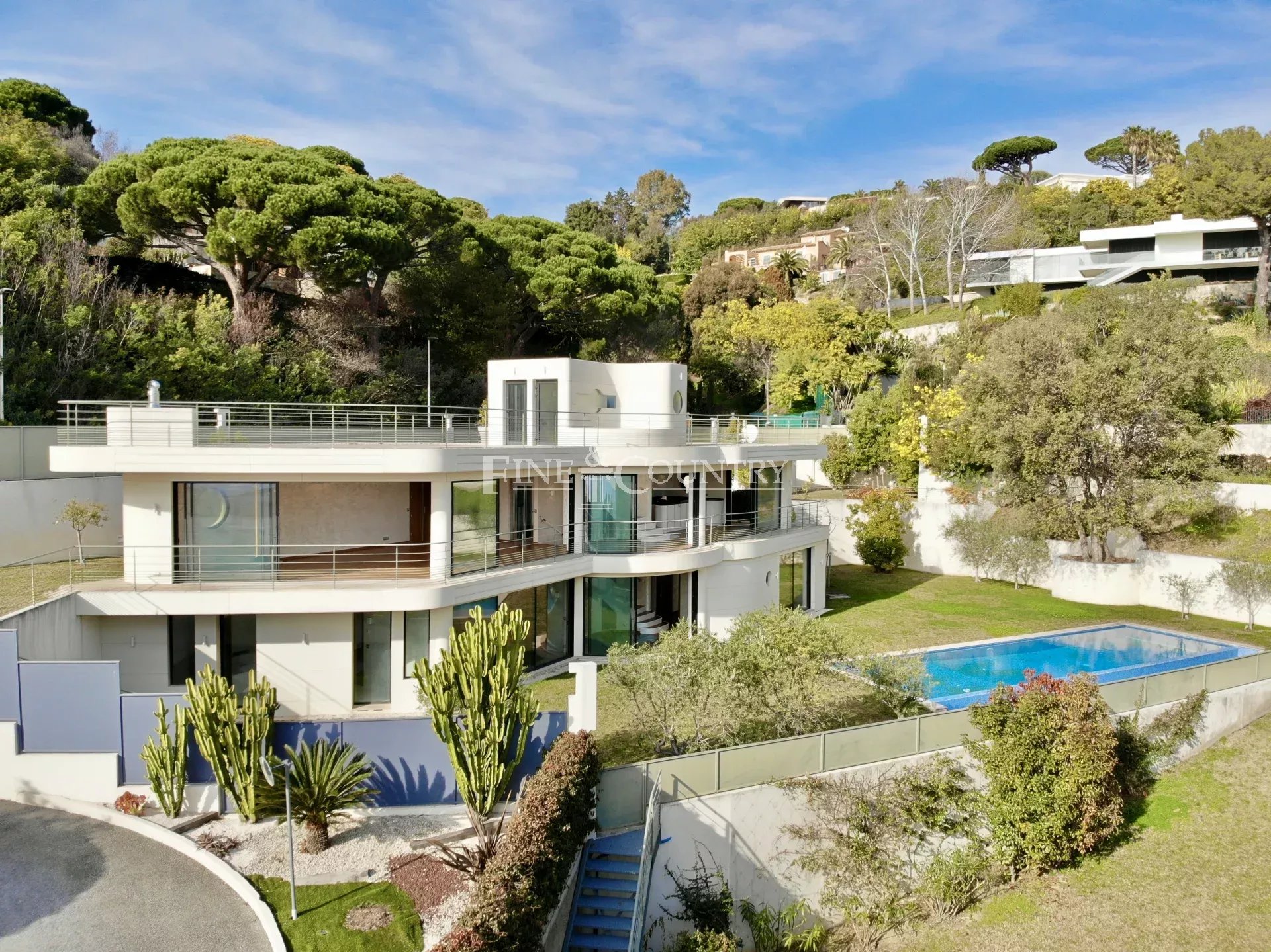 Photo of Villa for sale in Cannes with sea view