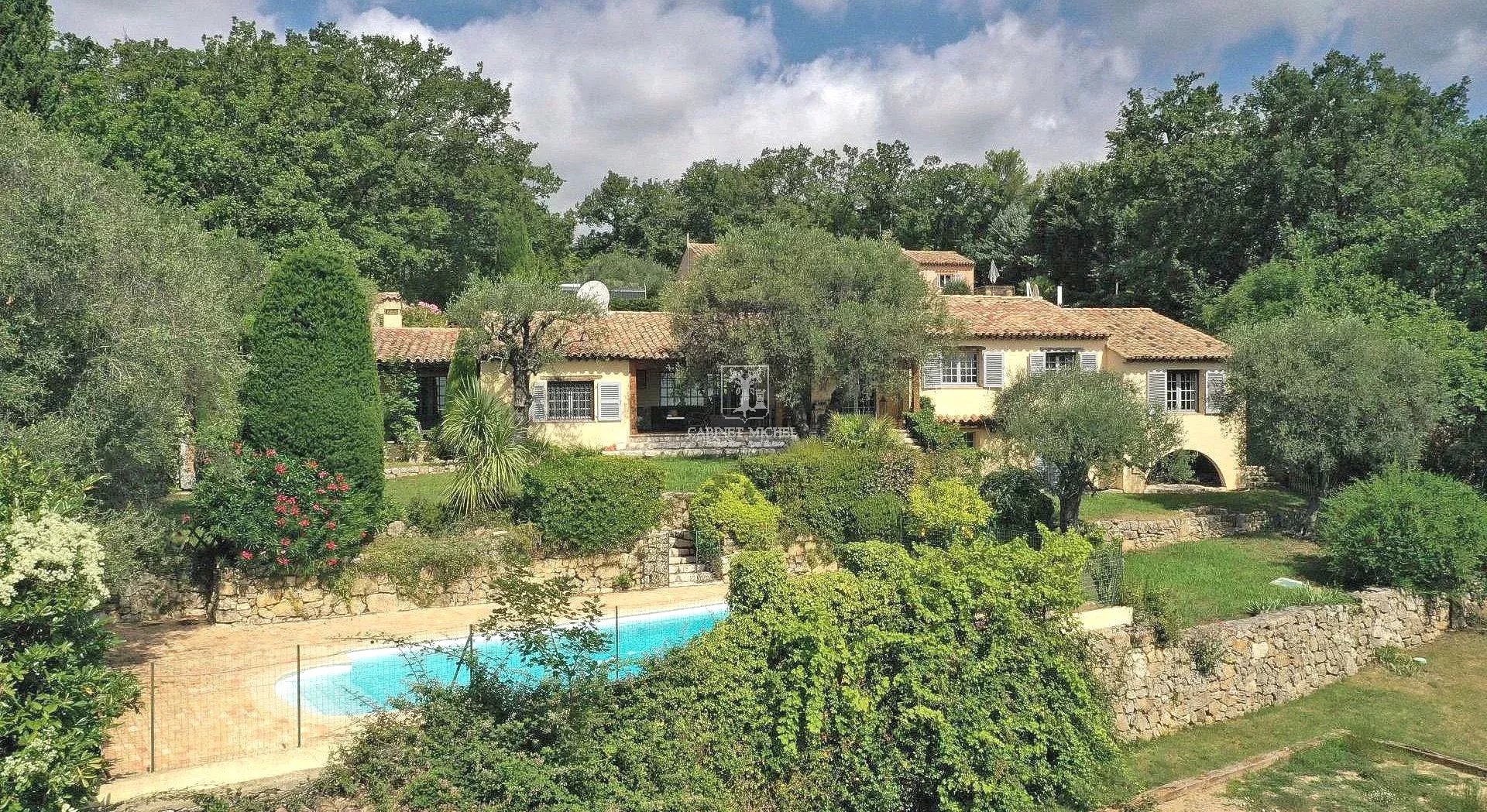 06650 LE ROURET VILLA