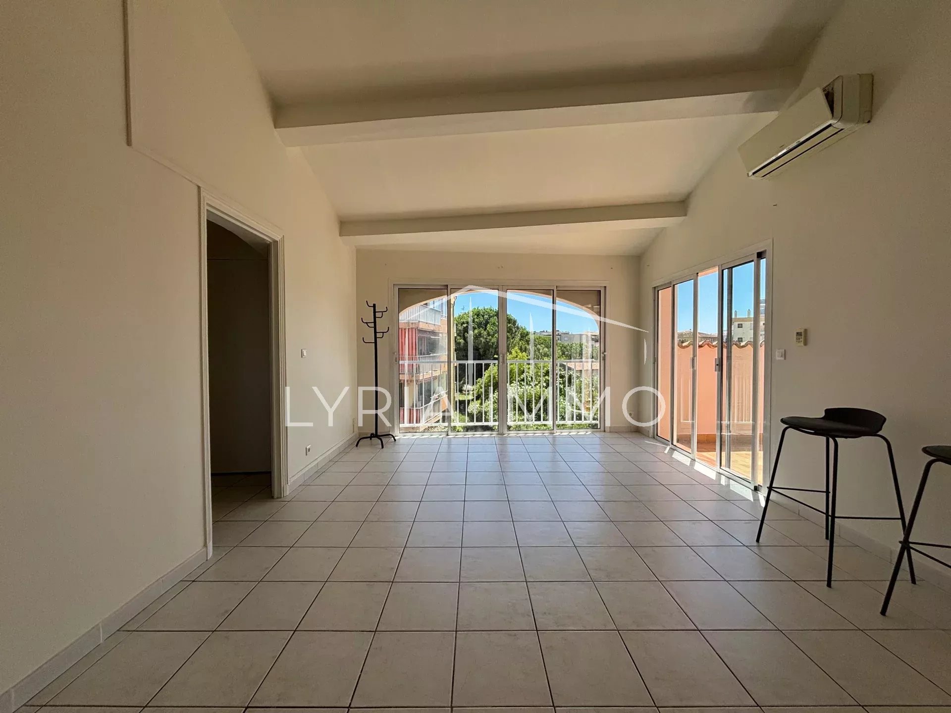 Rental Retail space Fréjus