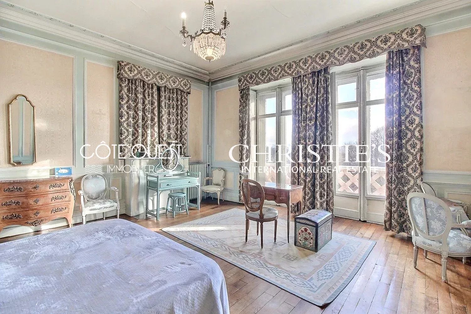 8 Bedroom Villa/Townhouse's Image 8