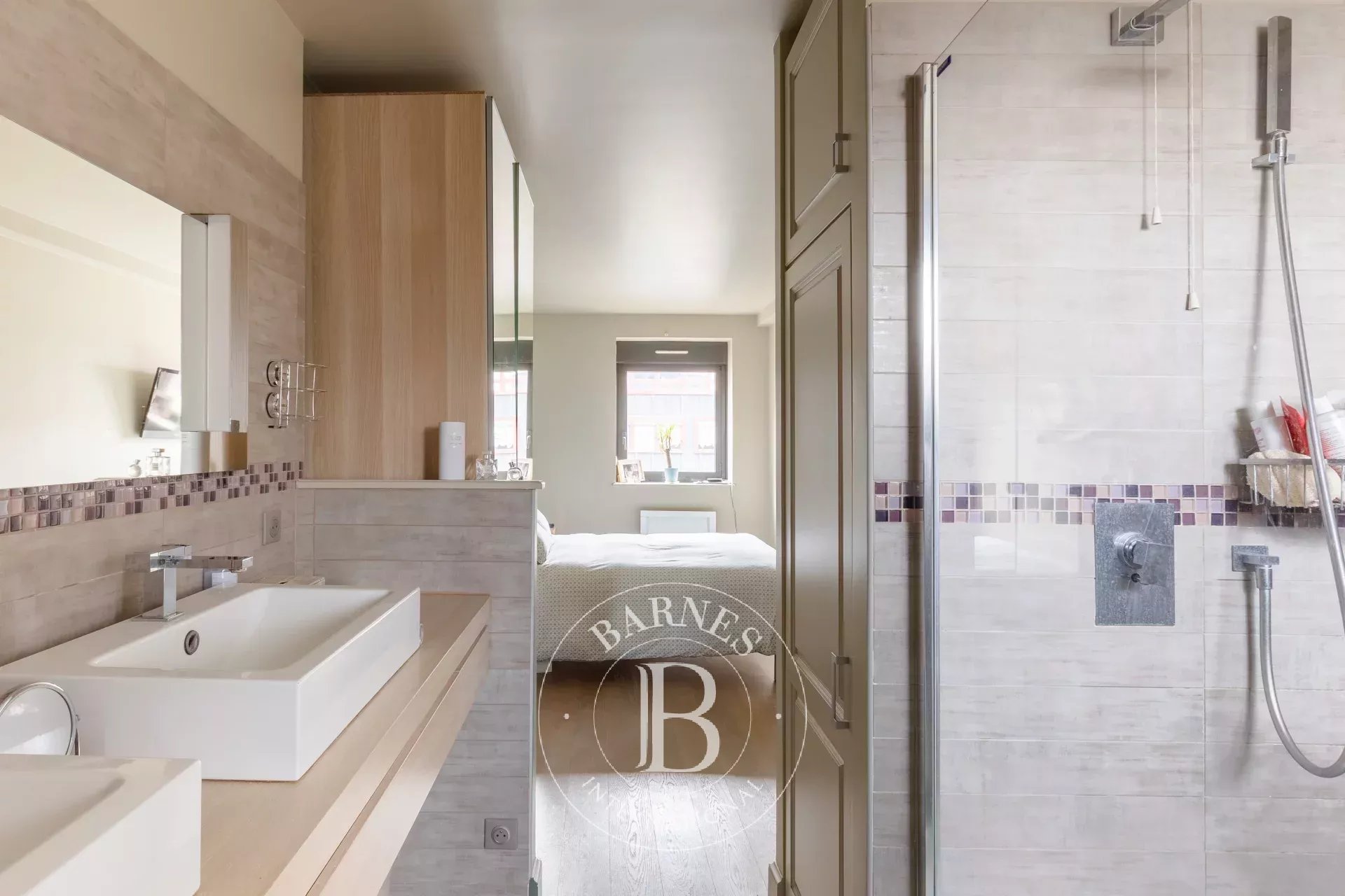 Paris 14 - 4-bedroom family penthouse with south-facing terraces - picture 10