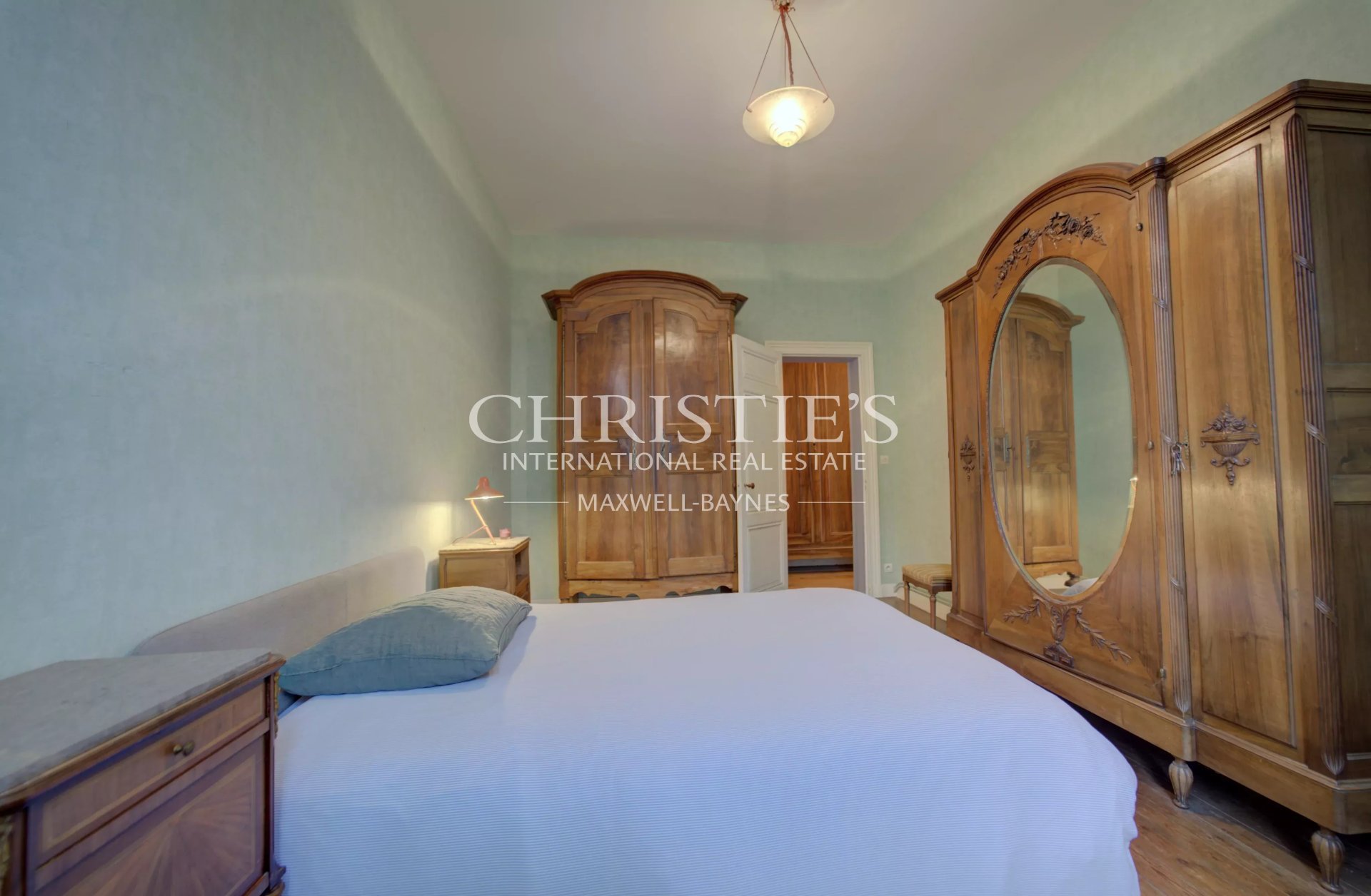 7 Bedroom Villa/Townhouse's Image 11