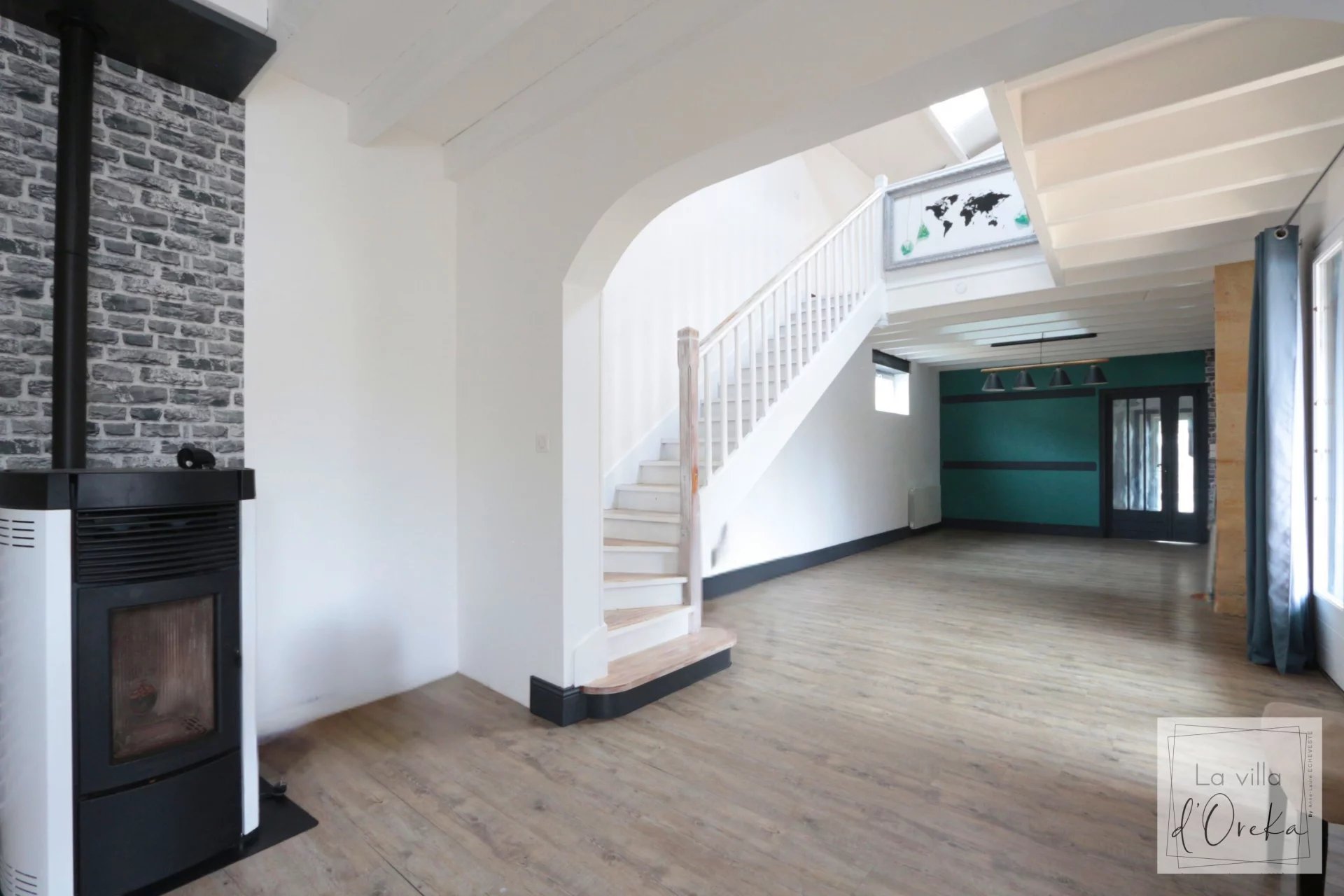 Maison de famille de 157m2 avec grand jardin et 2 dépendances de 70m2 à rénover