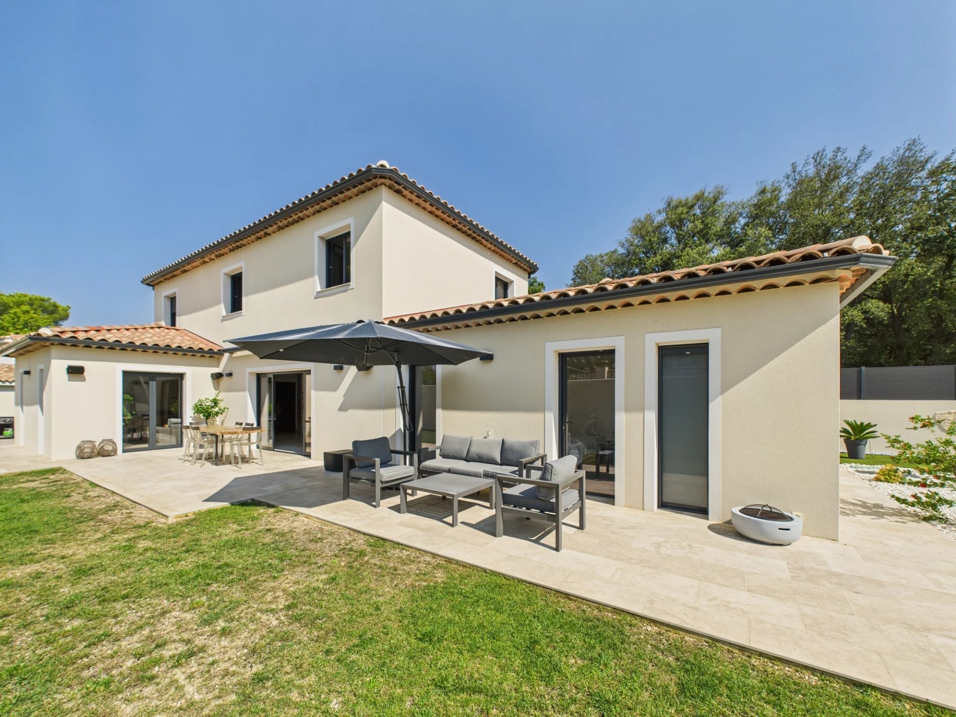 Éguilles – Villa contemporaine d’exception à louer
