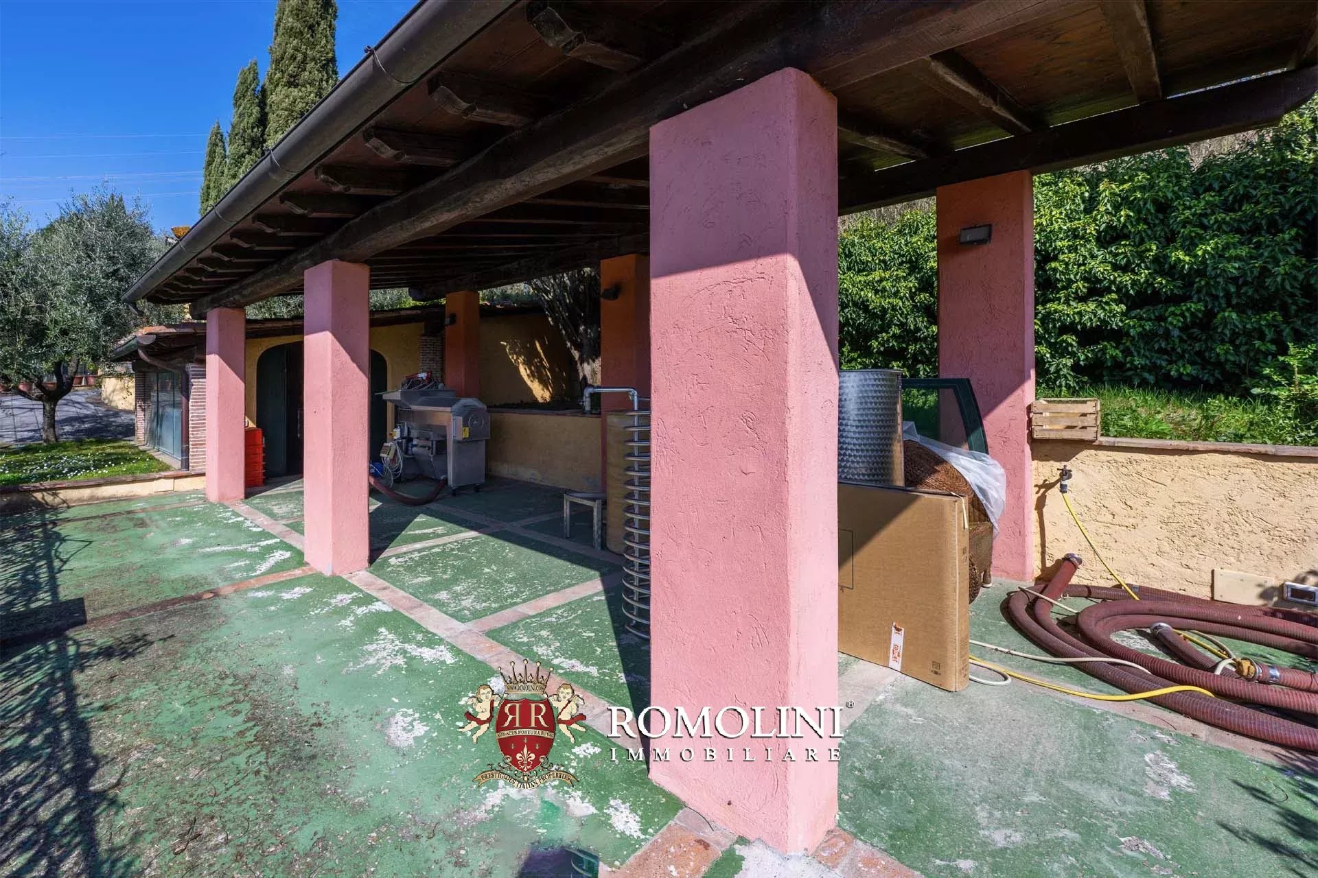 10 Bedroom Villa/Townhouse's Image 32