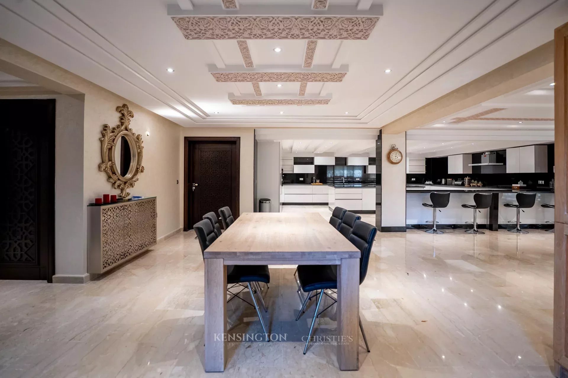 6 Bedroom Villa/Townhouse's Image 28