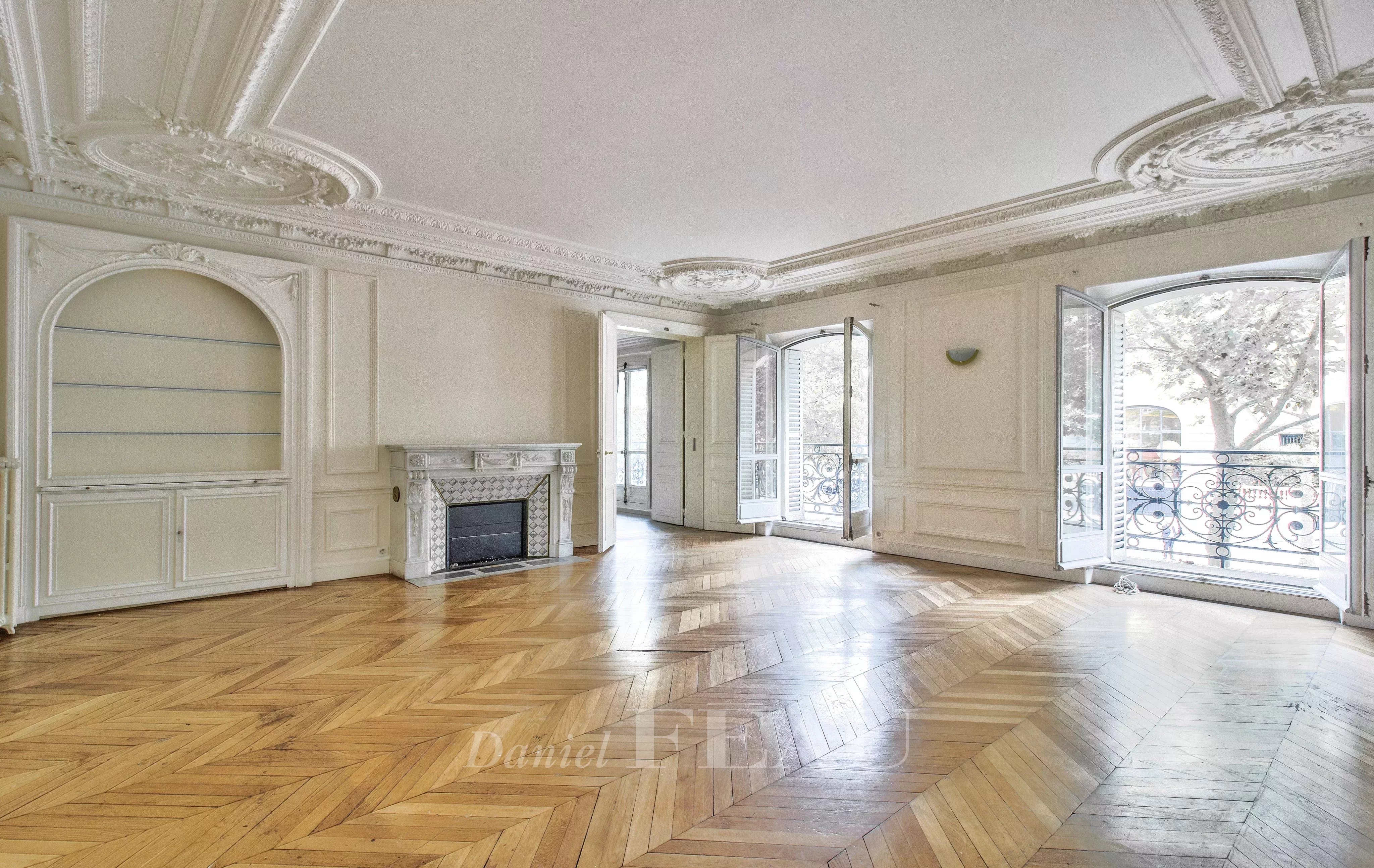 Sale Apartment Paris 16th