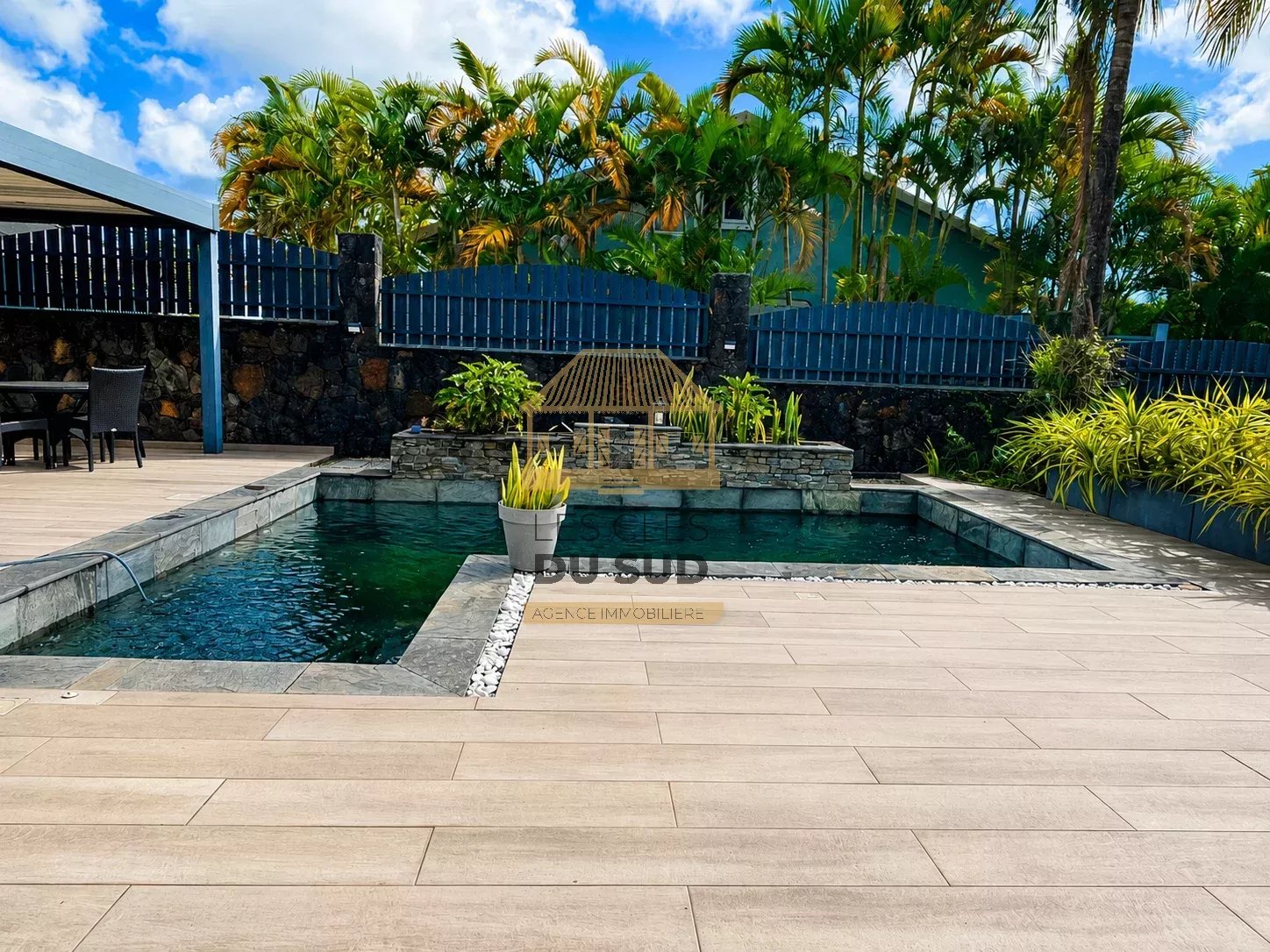Location Villa T5 Meublée avec Piscine, Jardin et Garage à Saint-André