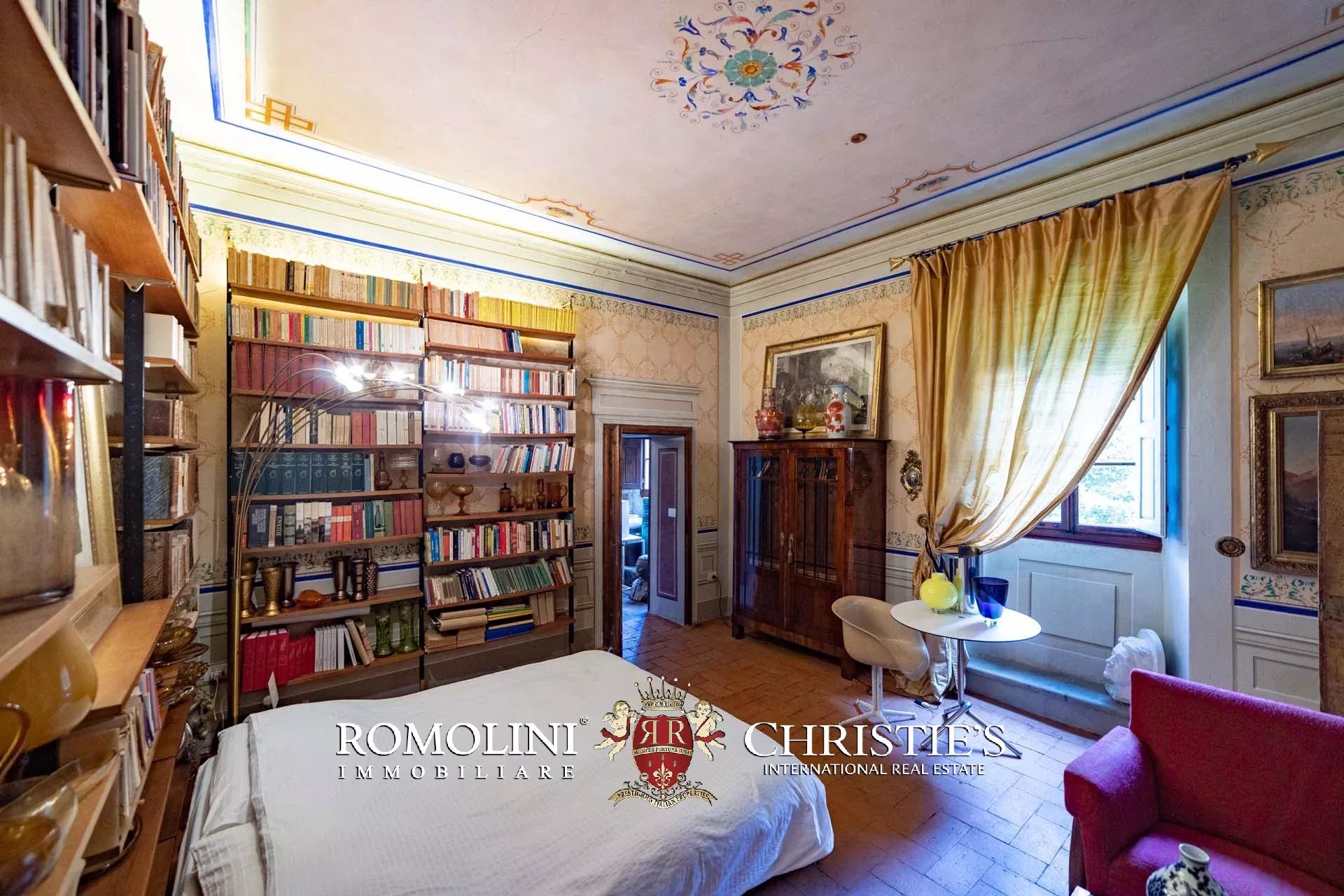 11 Bedroom Villa/Townhouse's Image 33