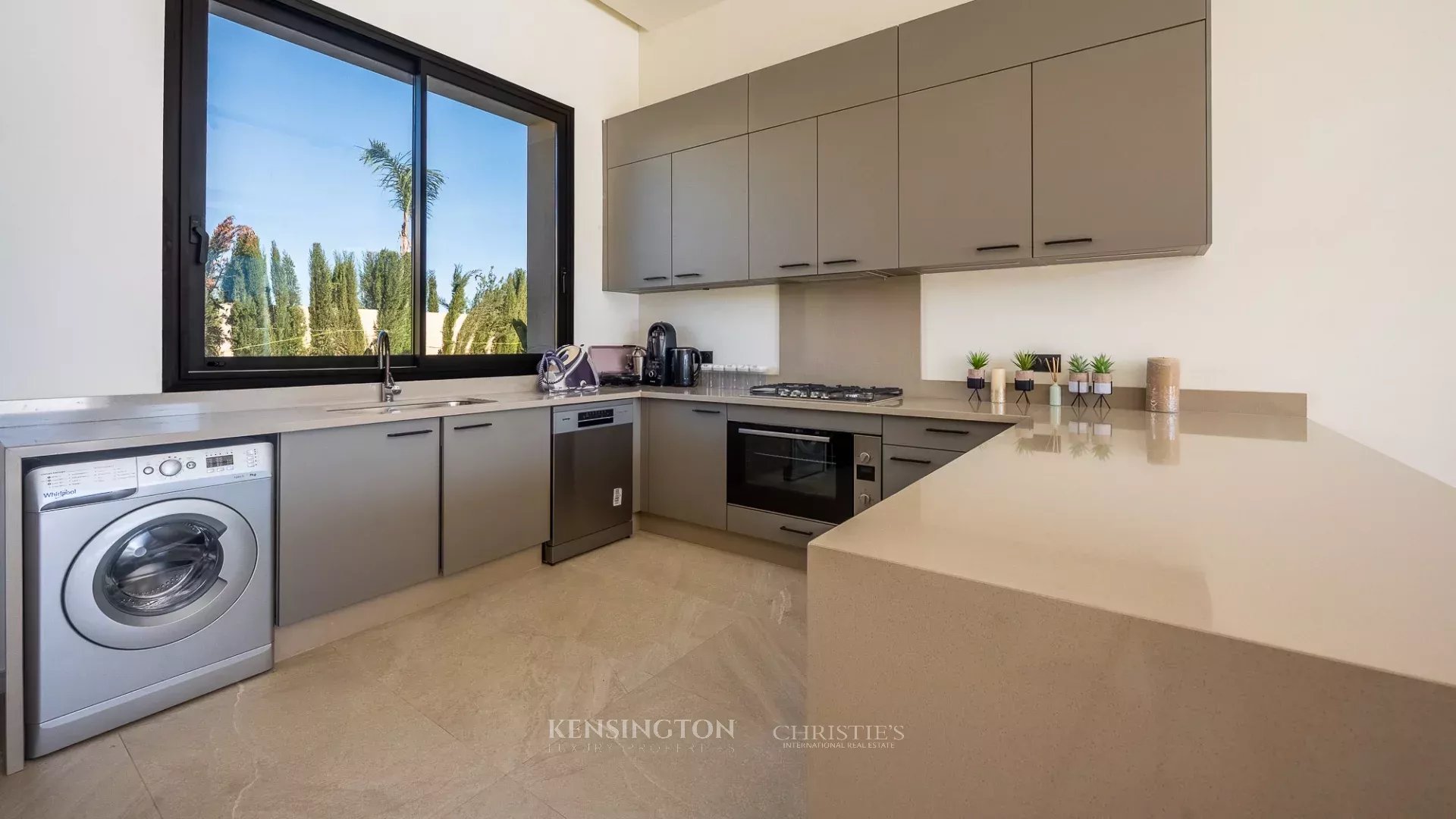4 Bedroom Villa/Townhouse's Image 7