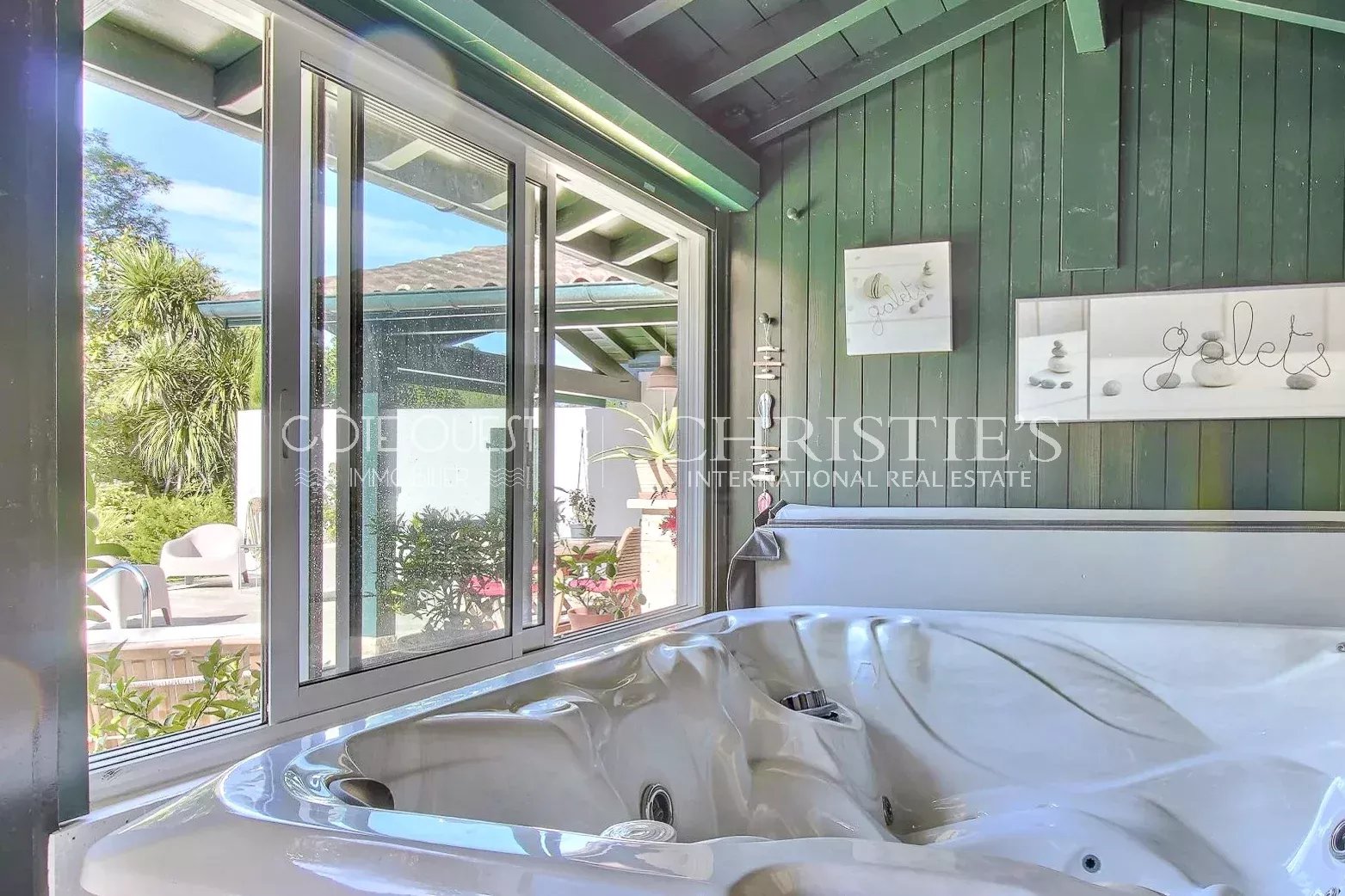 4 Bedroom Villa/Townhouse's Image 11