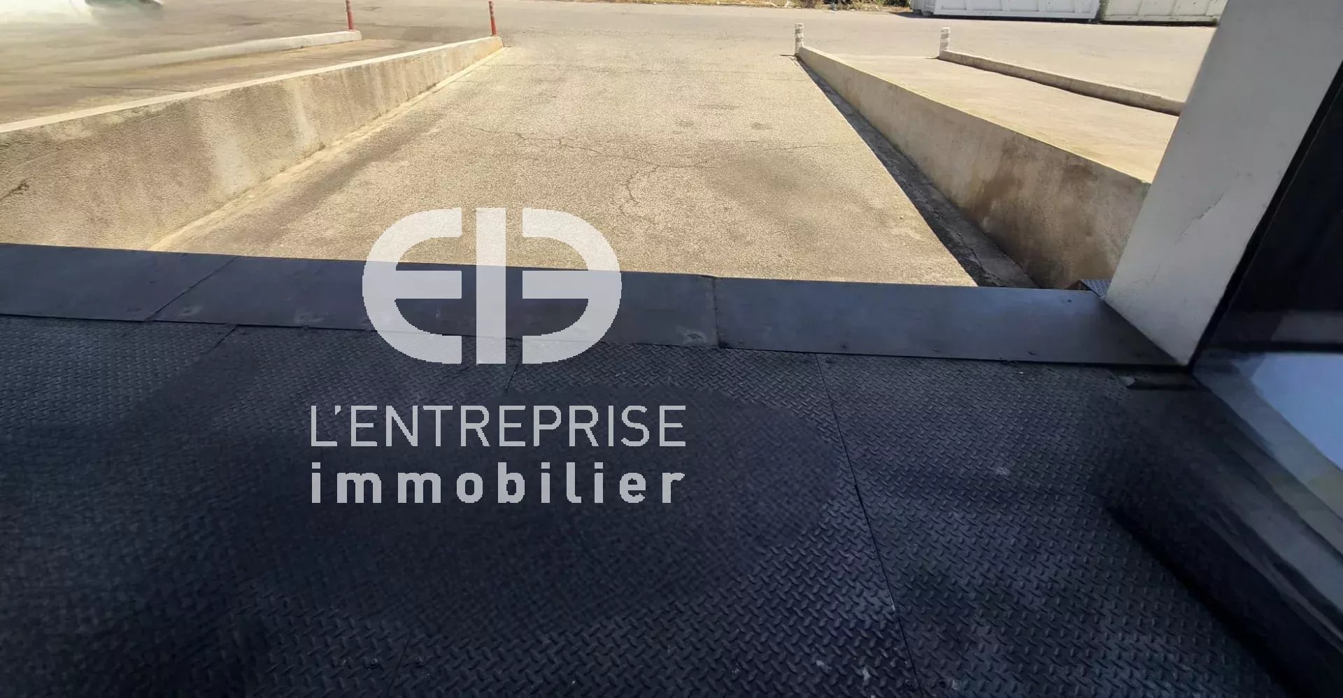 Location Entrepôt Carros