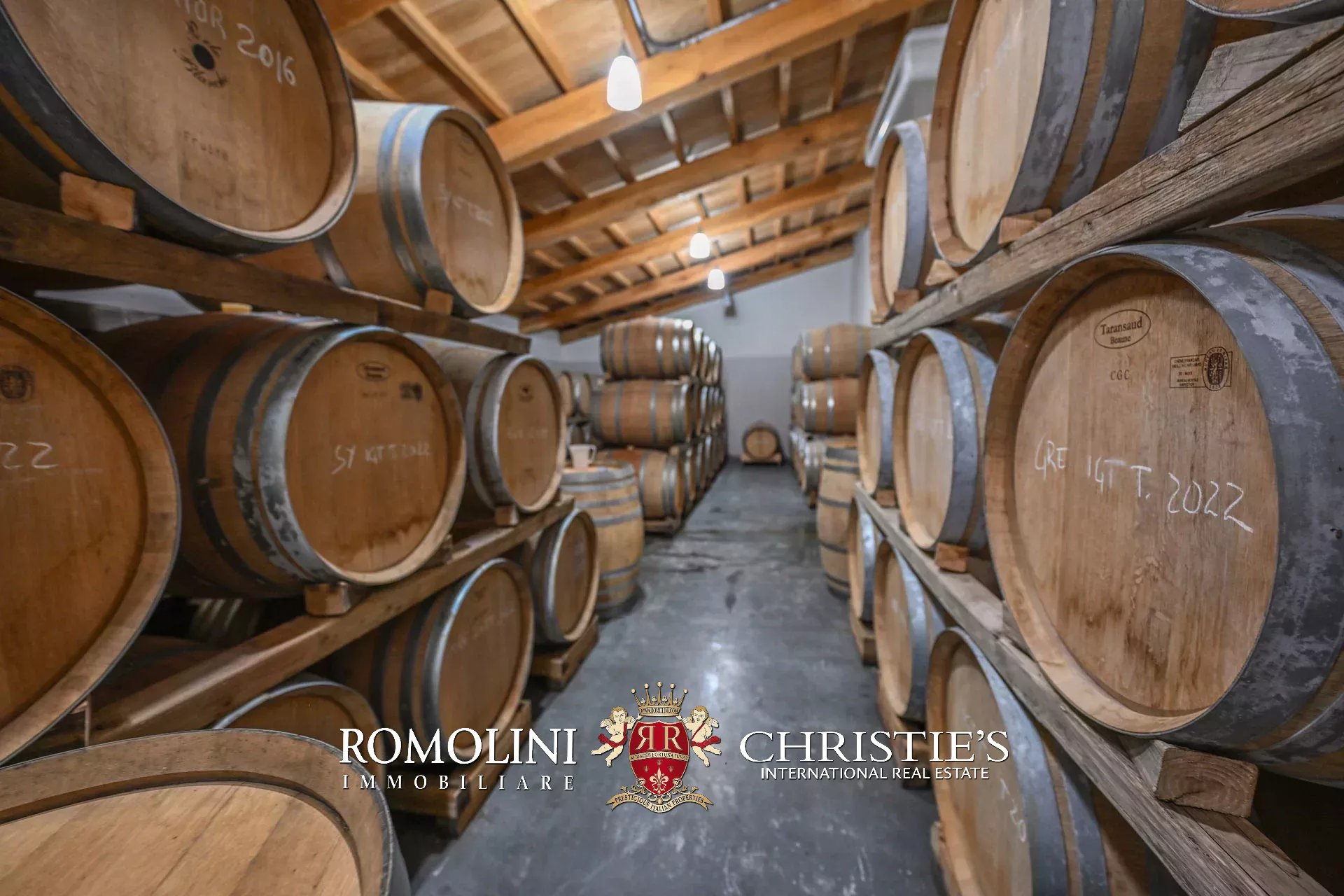 6 Bedroom Vineyard's Image 4