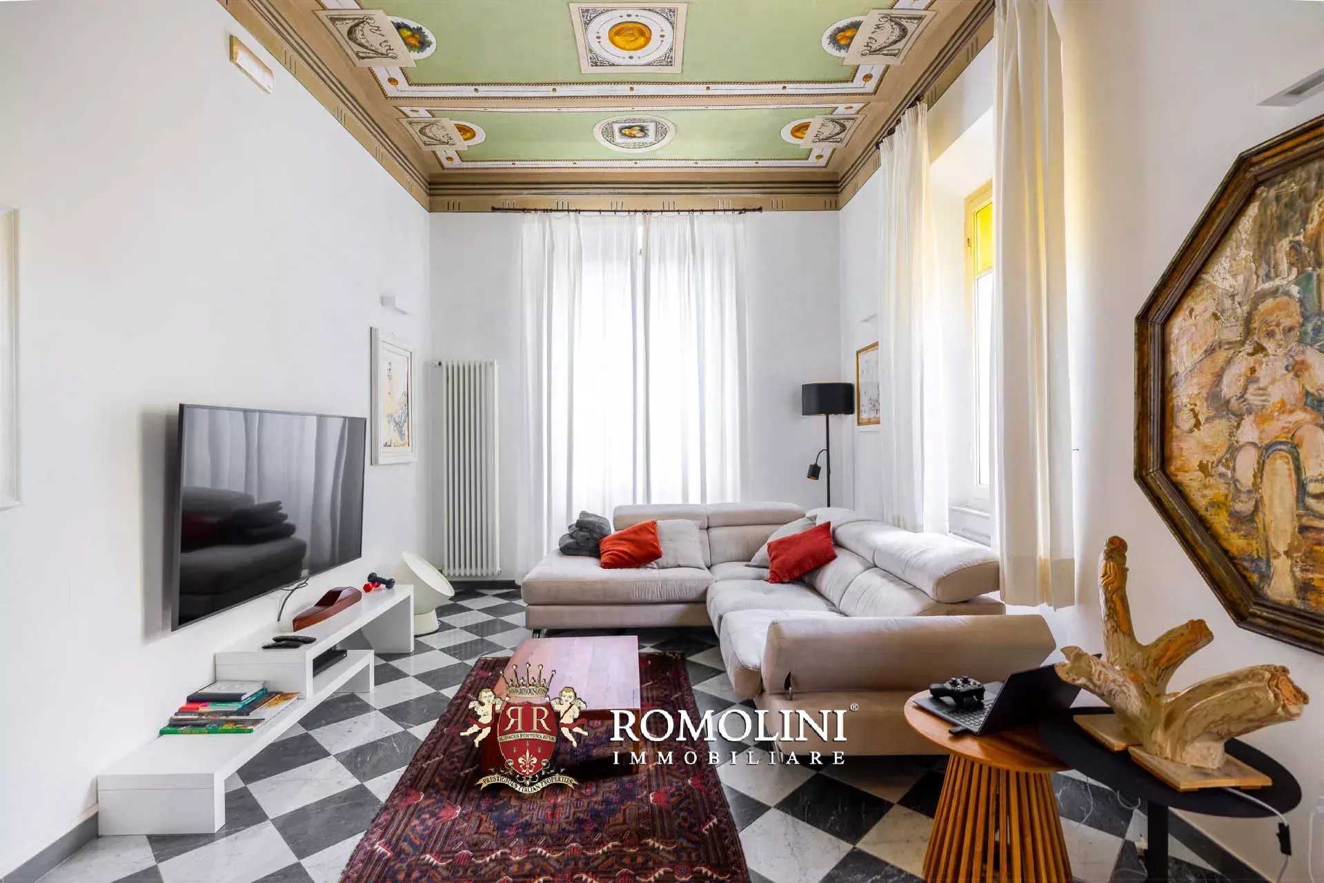 6 Bedroom Villa/Townhouse's Image 15