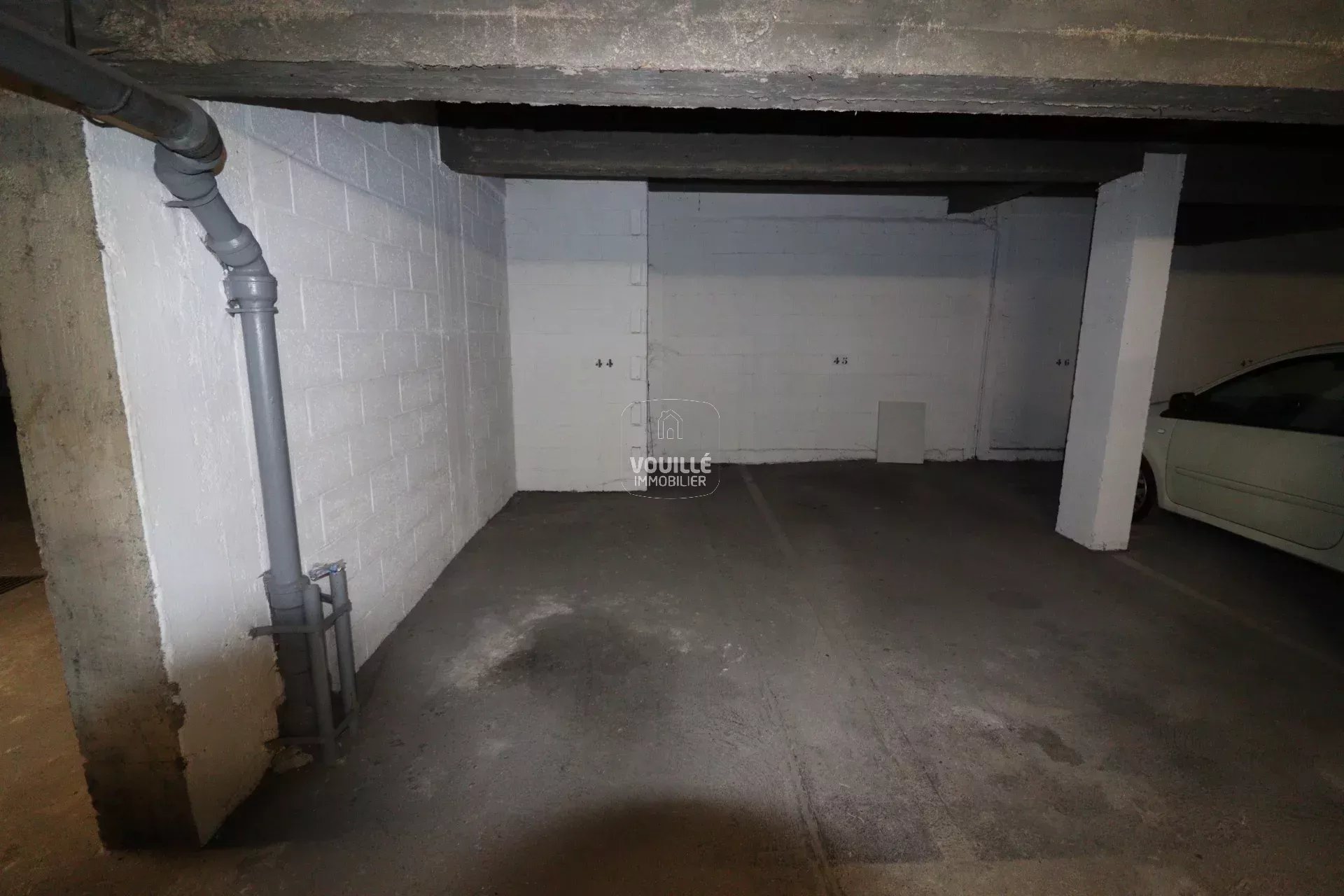 PARKING 450 M M° VAUGIRARD PARIS 15EME