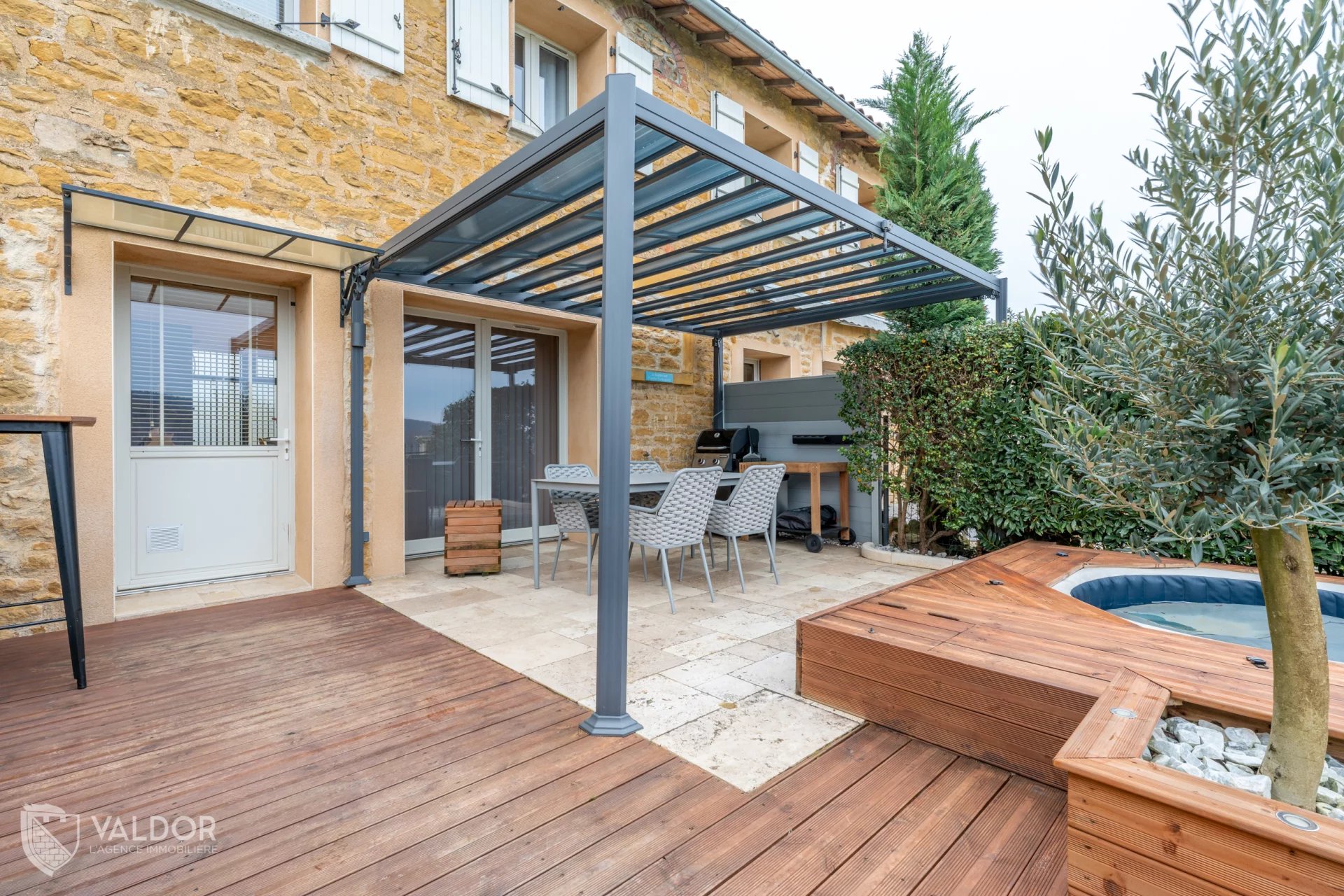 Maison de village avec une terrasse de 35 m²