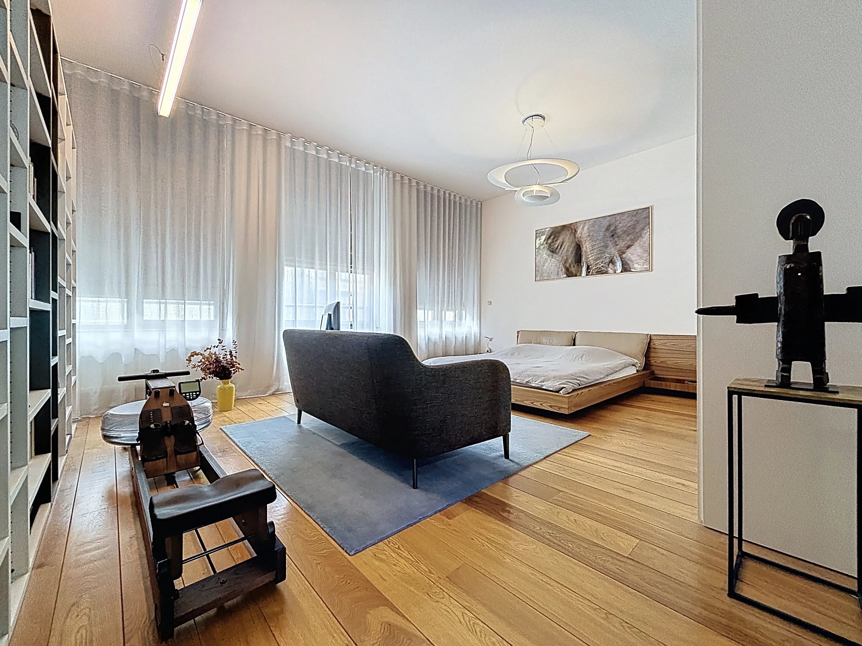 Brussel centrum – Groot gerenoveerd appartement – terras en hoge plafonds
