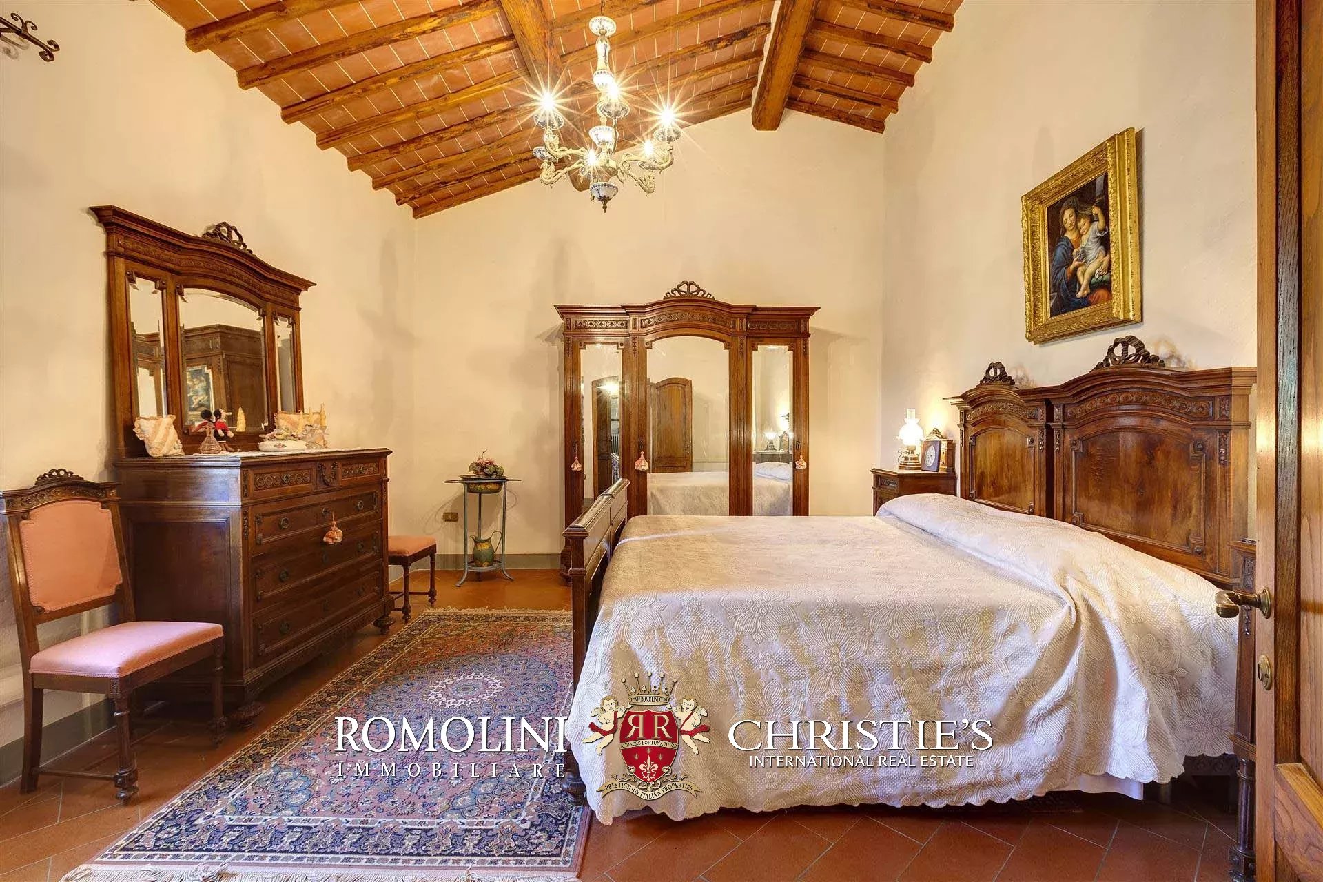 9 Bedroom Vineyard's Image 45