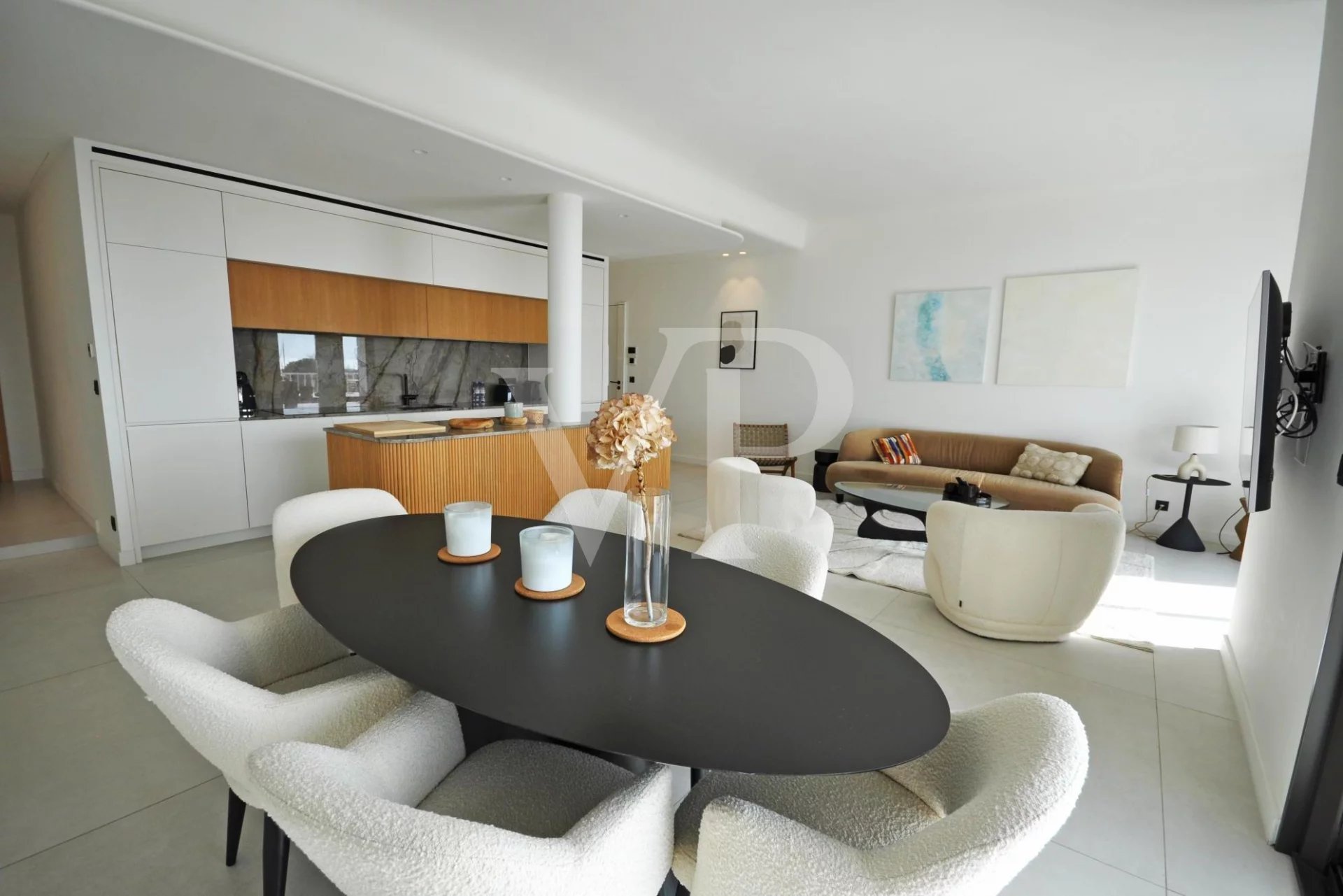 Cannes Croisette Elegante Vier Zimmer Wohnung mit Meerblick