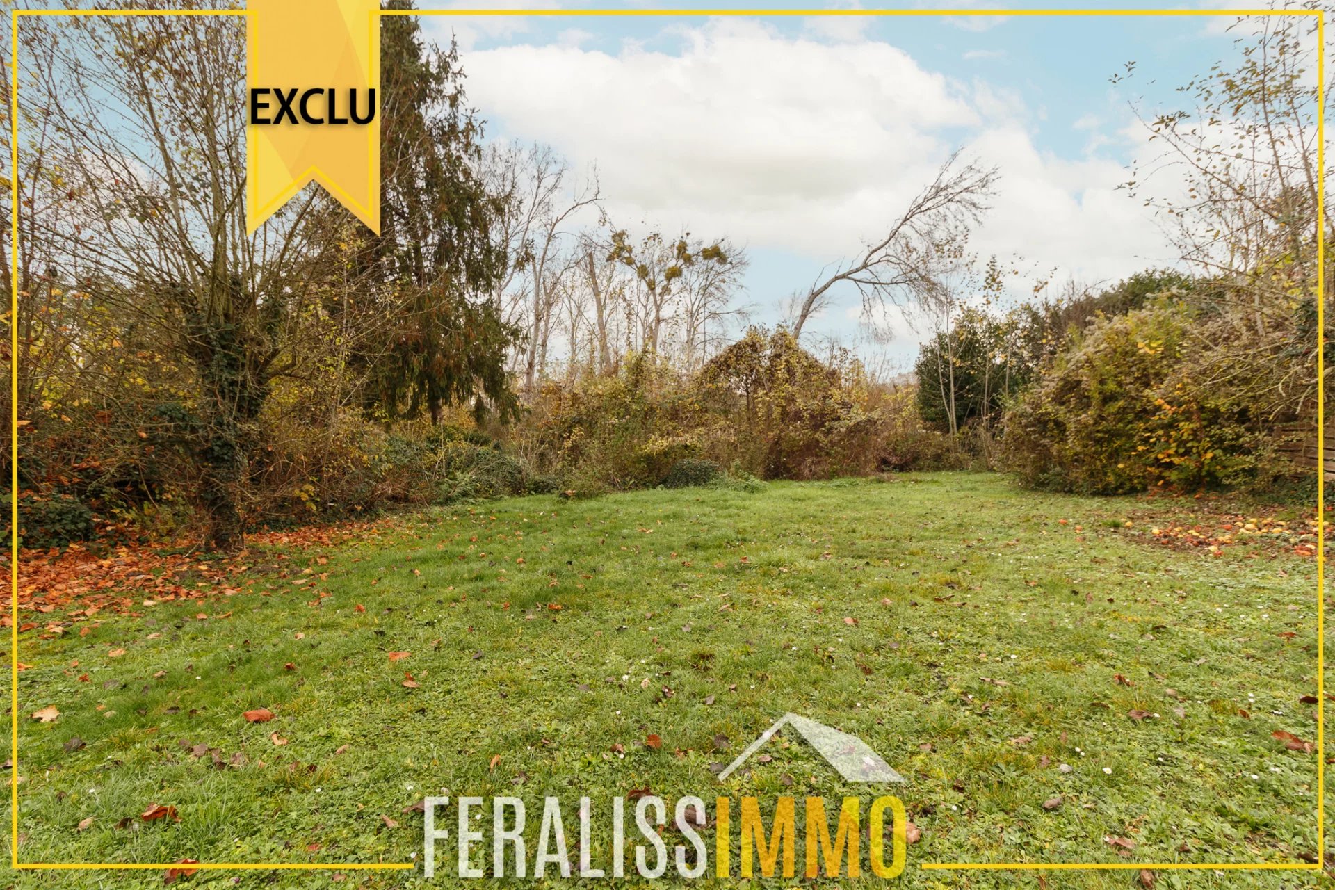 Terrain de plus de 500m2 sur le village !