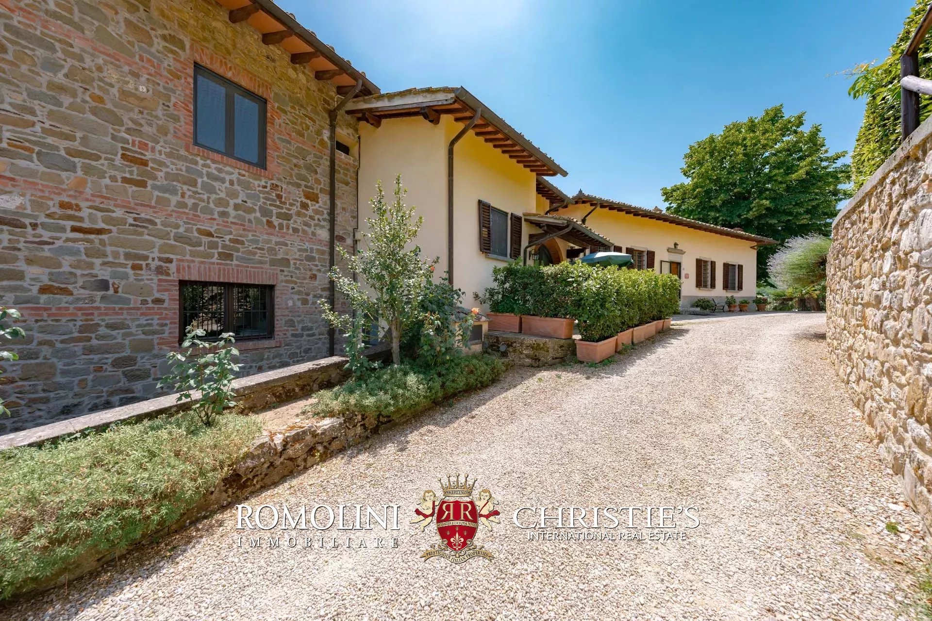 21 Bedroom Vineyard's Image 51