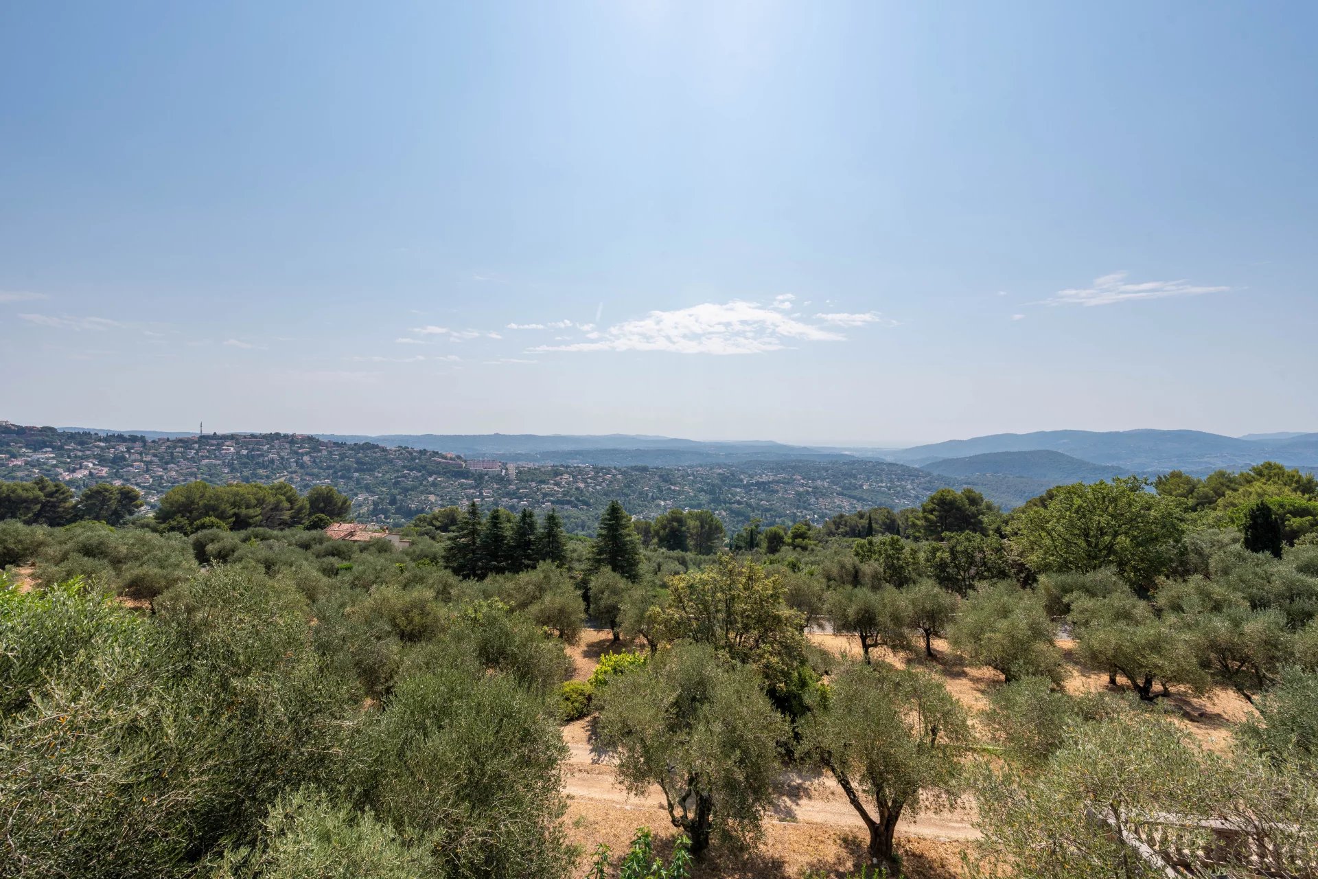  Image of Villa - 12 Bedrooms for Sale in Alpes-Maritimes-Grasse-France, Image 8