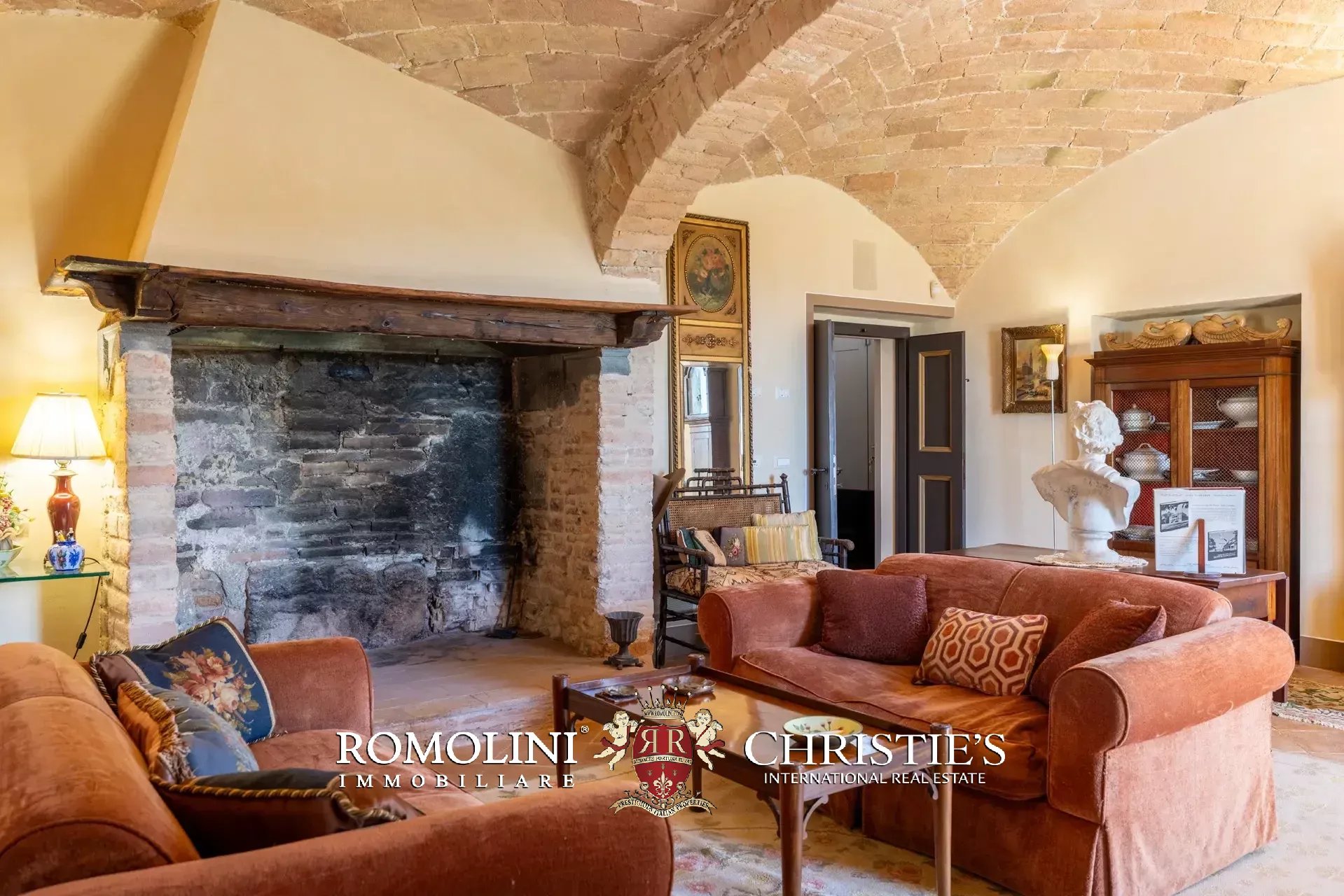 6 Bedroom Villa/Townhouse's Image 63