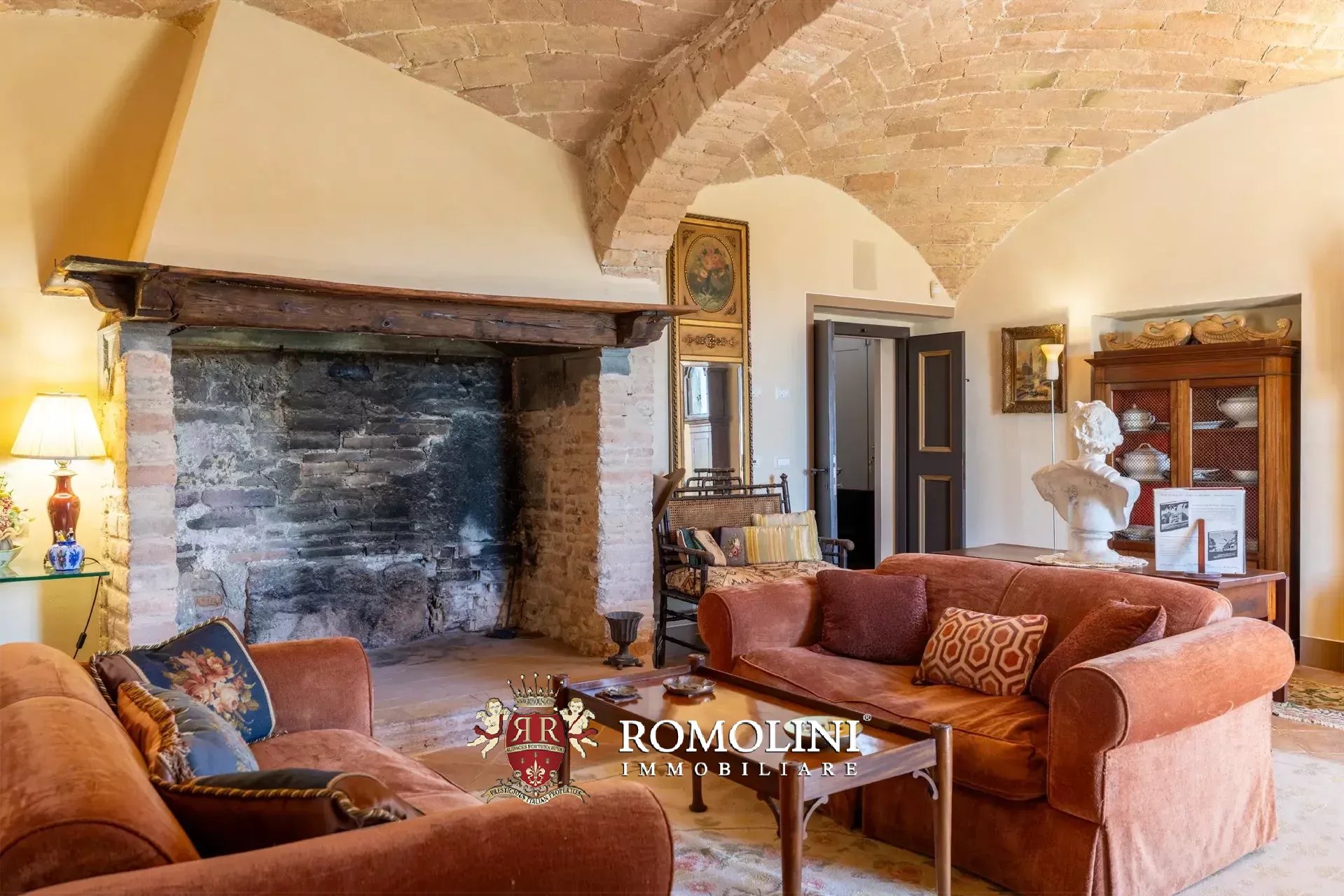 6 Bedroom Villa/Townhouse's Image 63
