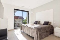 NEAR CANNES CENTER – FULLY RENOVATED BELLE ÉPOQUE TOWNHOUSE — photo 6 of 7